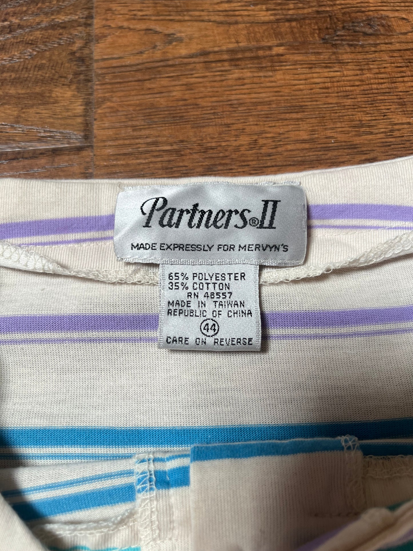 Vintage Clothing - Relaxed Fit T-Shirt - Multicolor Pastel Horizontal Stripes - Partners II - Large
