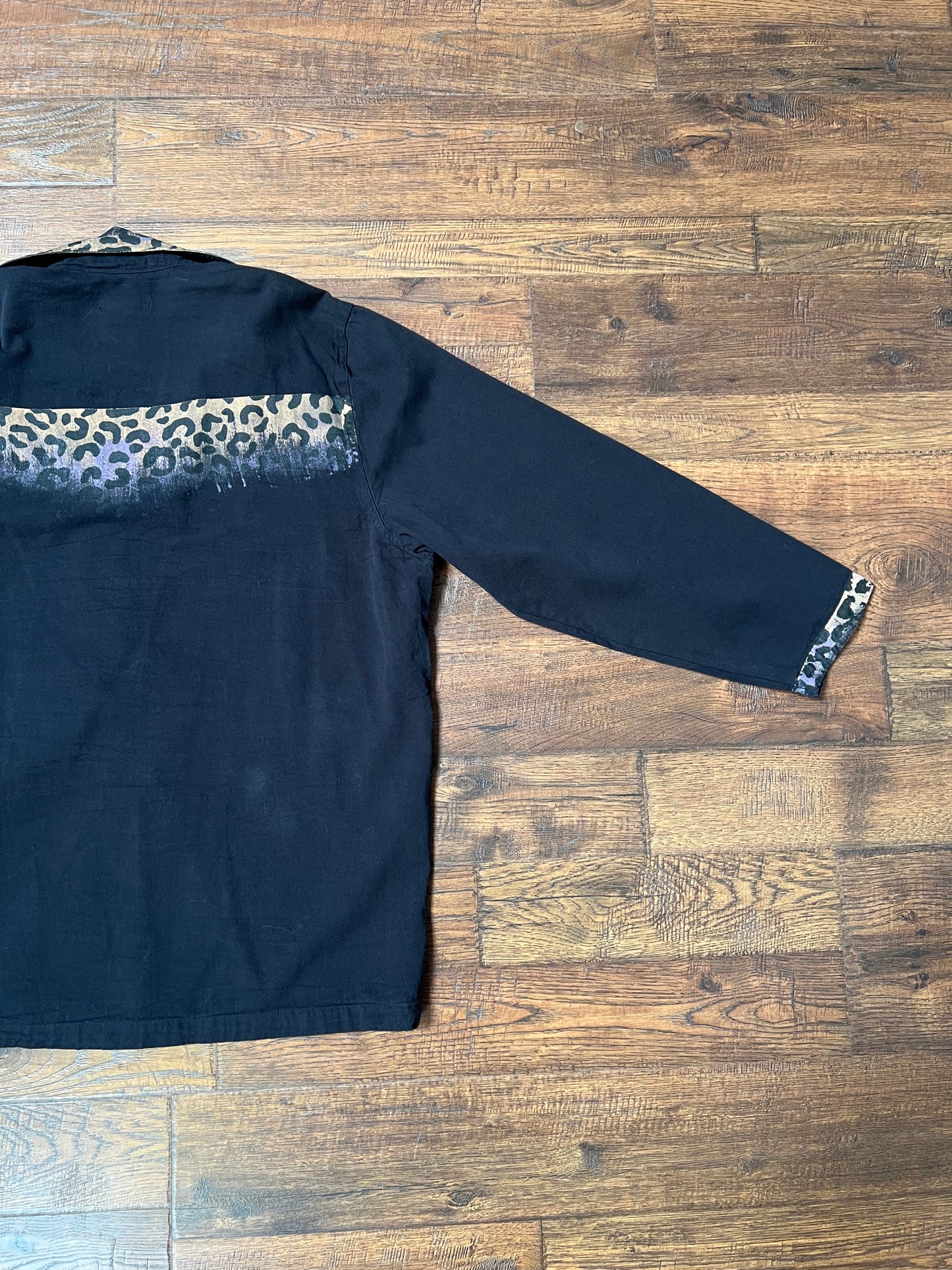 Vintage Clothing - Button Up Shirt - Hand Painted Leopard - Great Cavalier - Medium