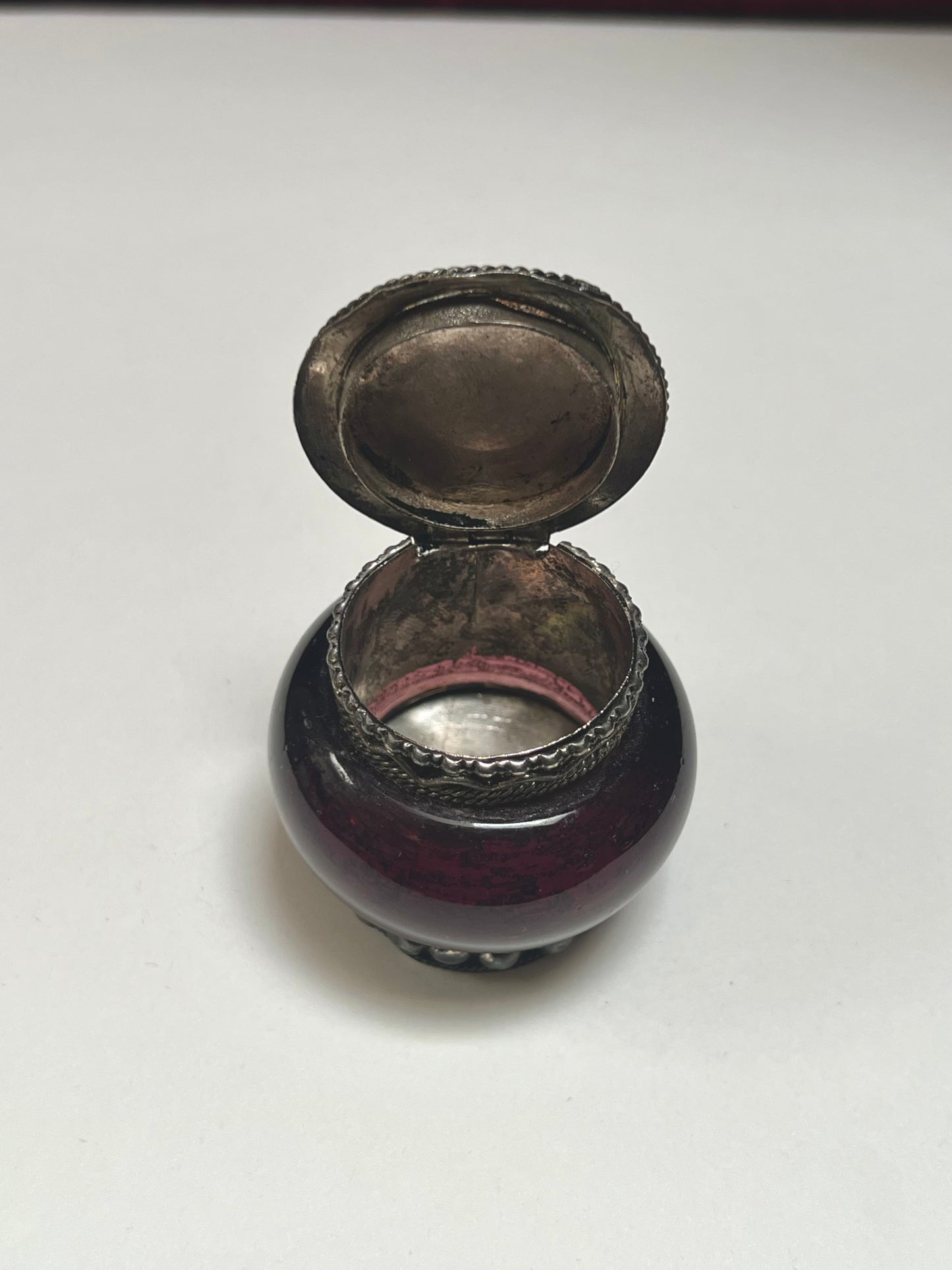 Vintage Trinket Box - Pill / Snuff Jar - Amethyst Purple Glass - Ornate Silver Tone Design
