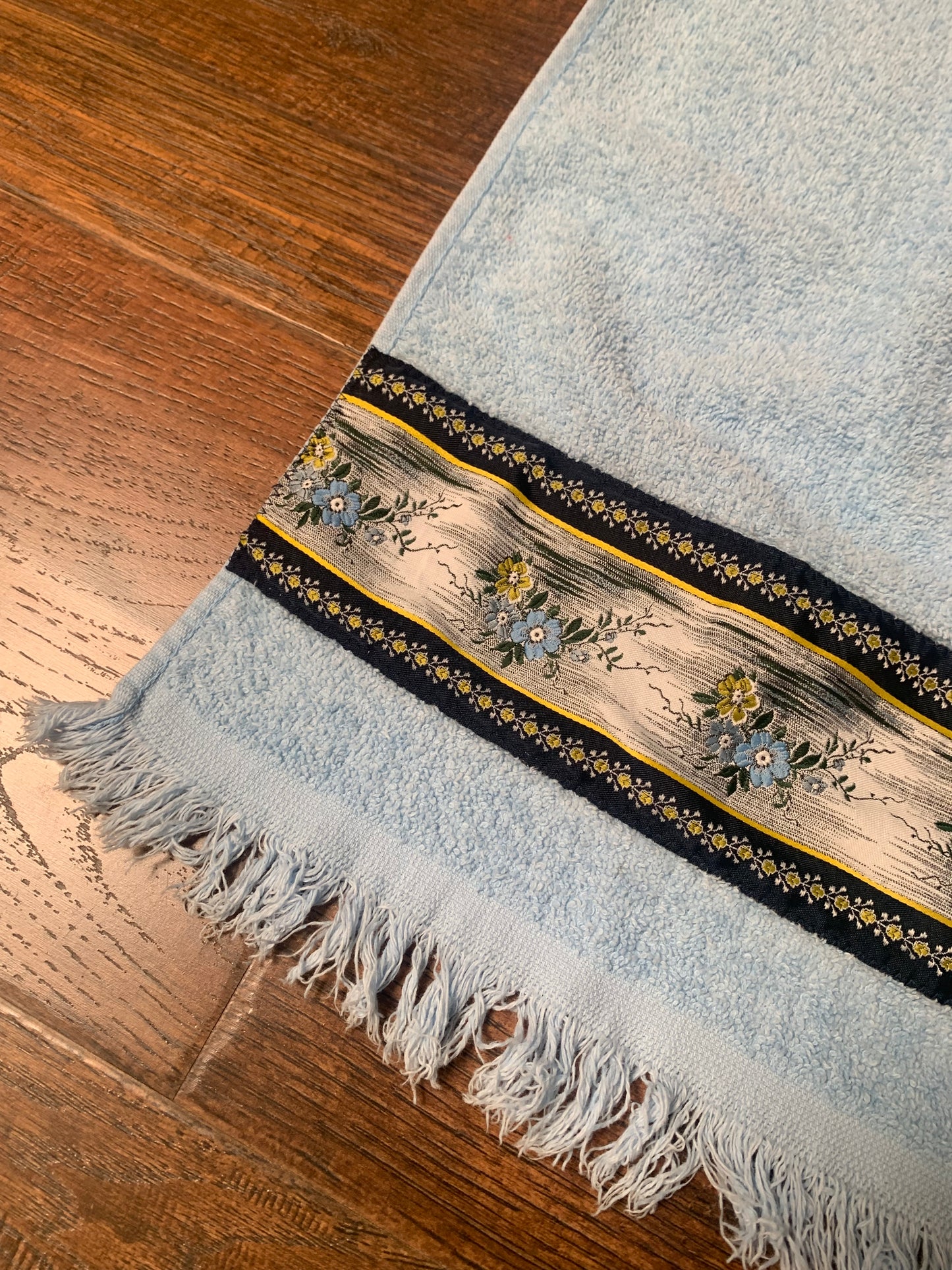 Vintage Dundee Decorative Hand Towel Set - Baby Blue with Floral Ribbon