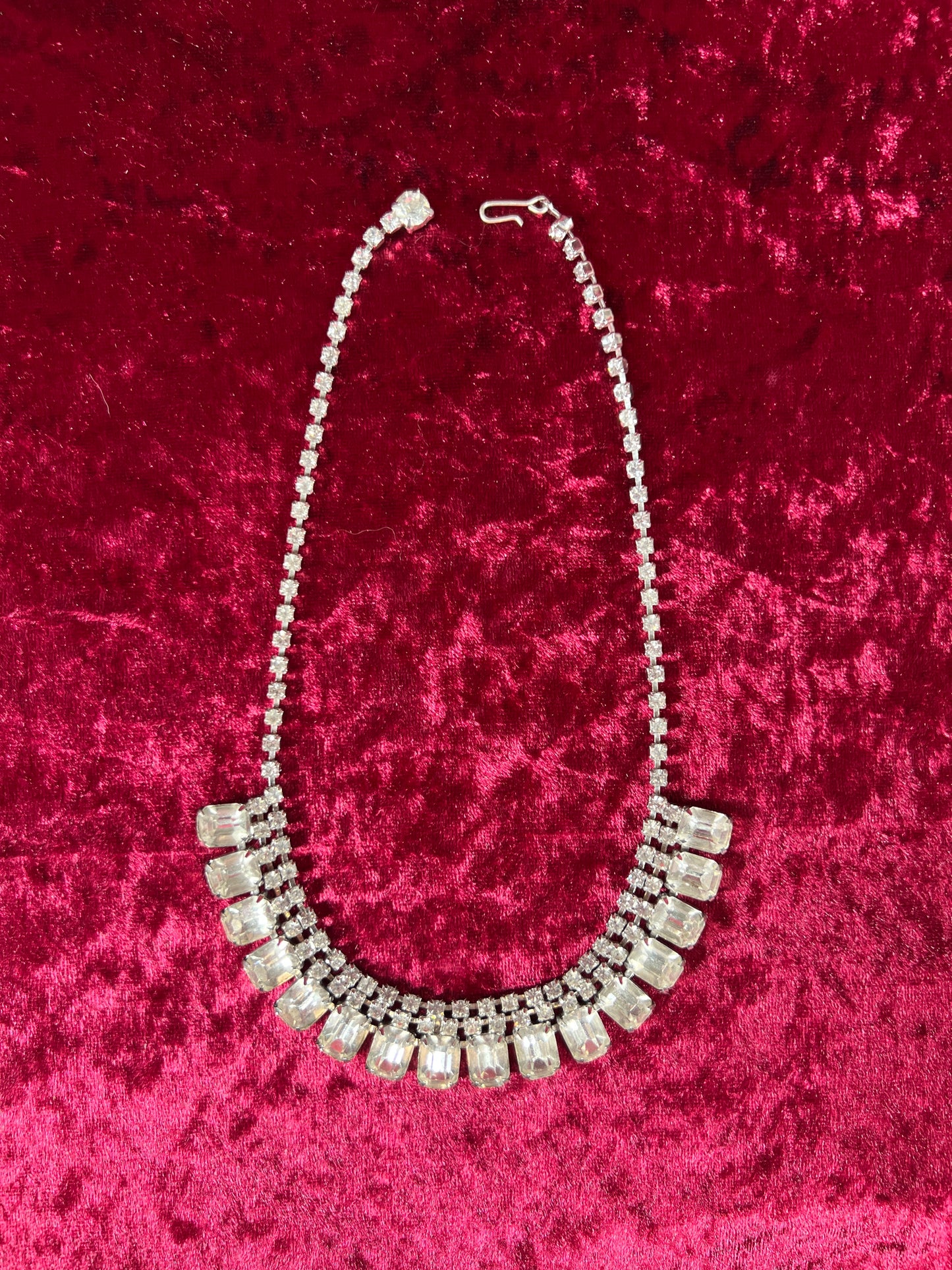 Vintage Jewelry - Collar Necklace - Silver Tone Metal - Baguette and Round Rhinestones - 15.25”