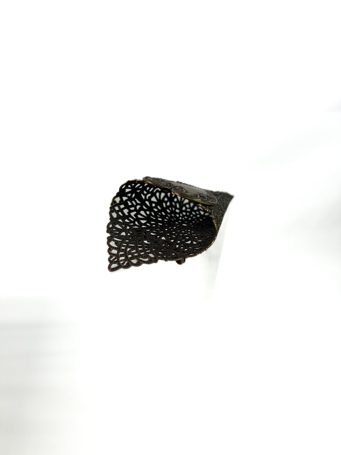 Vintage Jewelry - Brooch - Brass - Ornate Heart with Floral Filigree - Handkerchief Holder