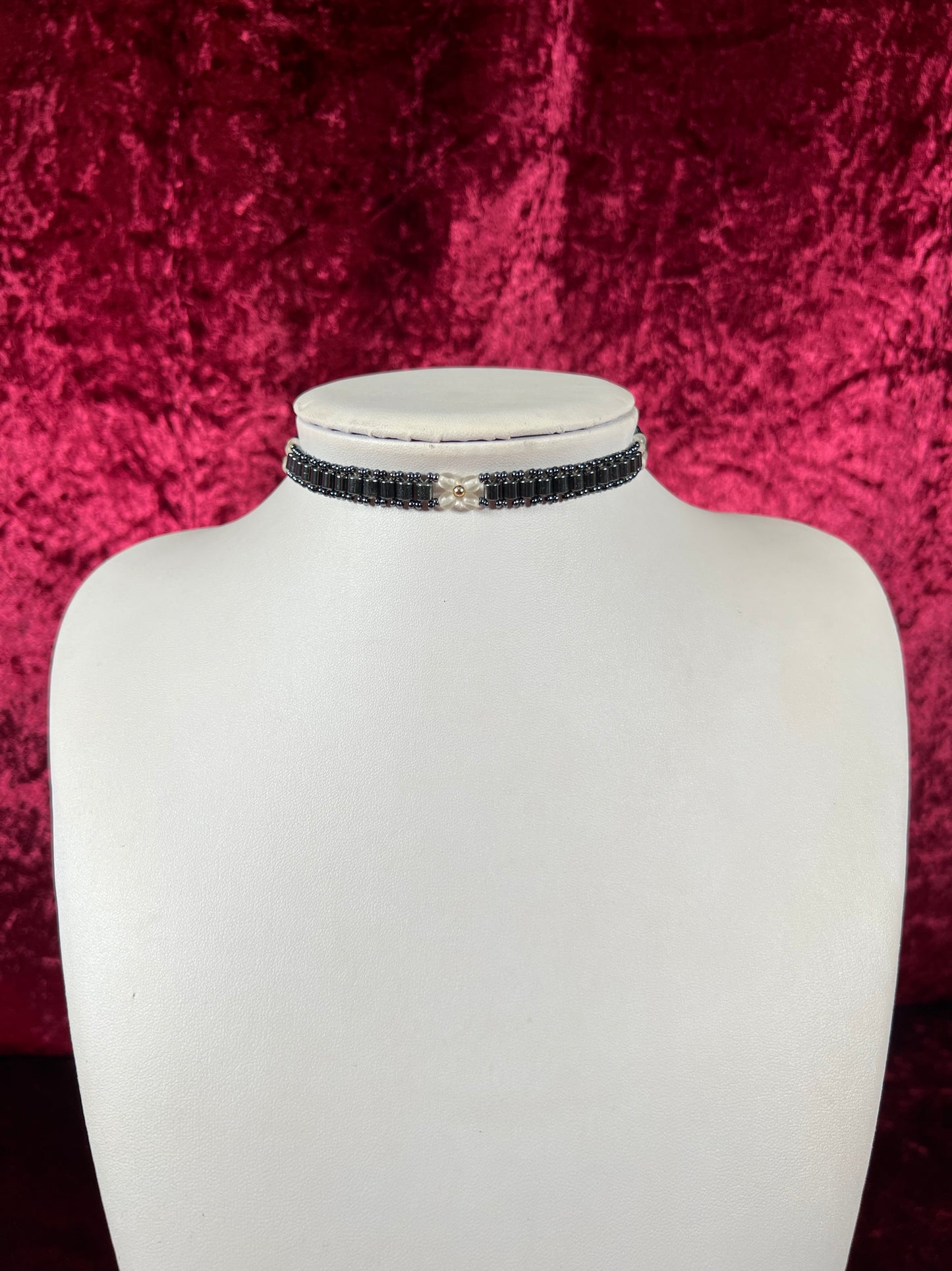 Vintage Jewelry - 90's Beaded Choker Necklace - Dark Blue Beads - White Flowers