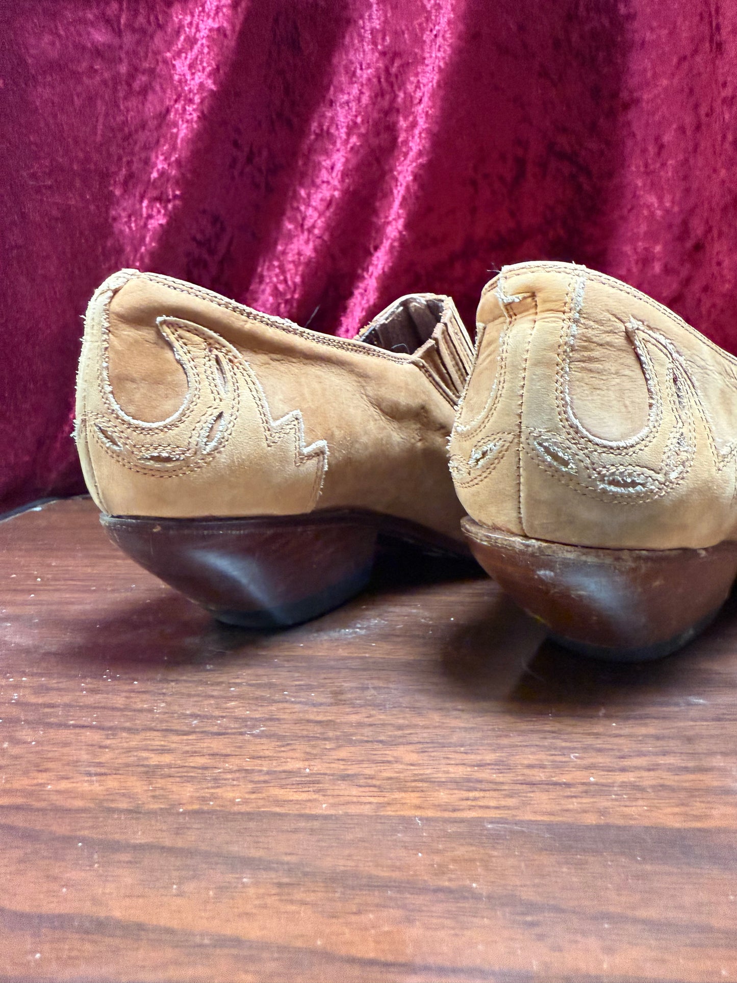 Vintage Shoes - Guess by Marciano - American Cowboy - Embossed Tan Leather - 8 1/2