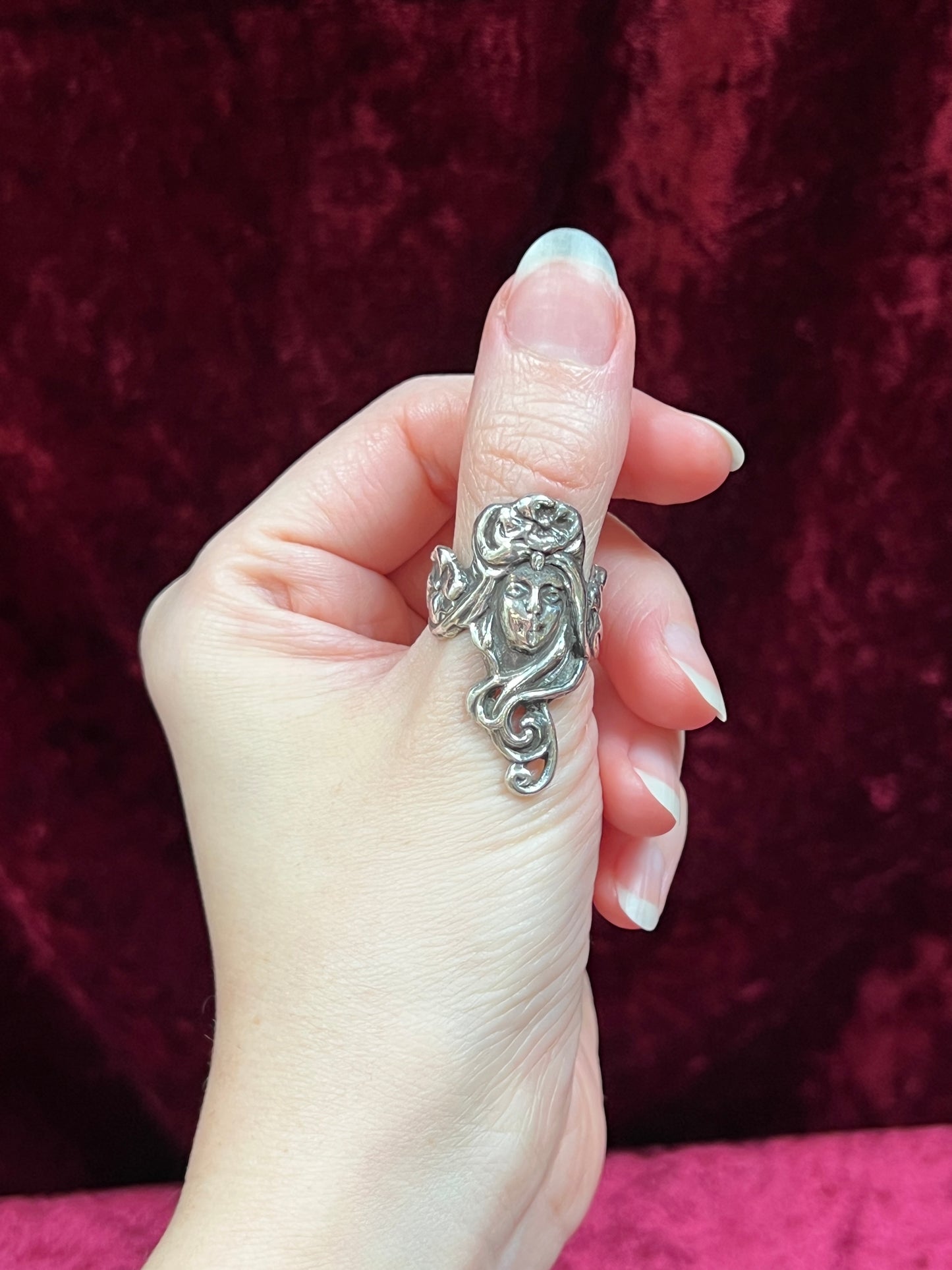 Vintage Jewelry - Ring - Sterling Silver - Art Nouveau Flower Goddess Face - 8