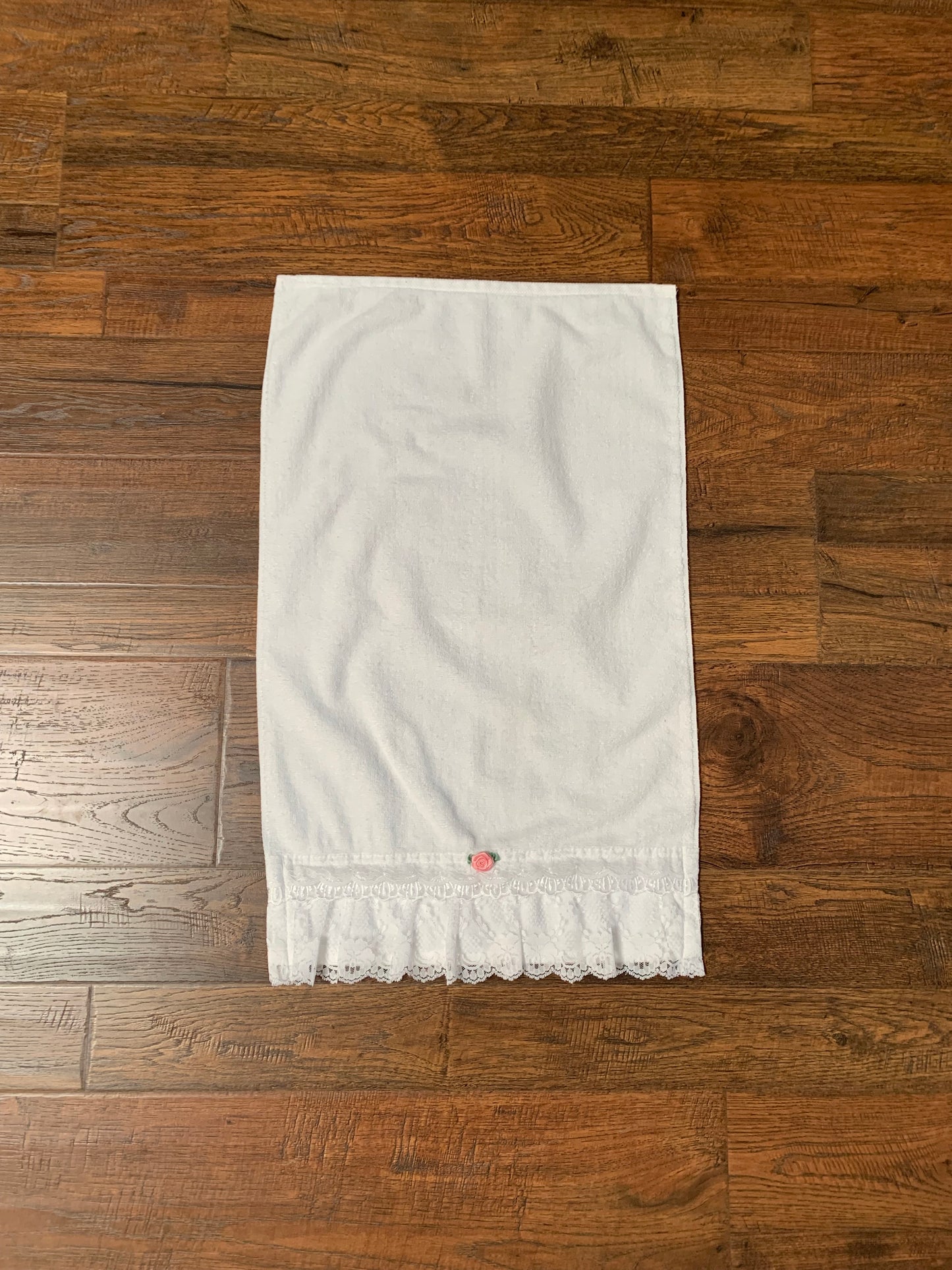 Vintage Made In America Bath Towel Set - White with Pink Rose & Lace Trim