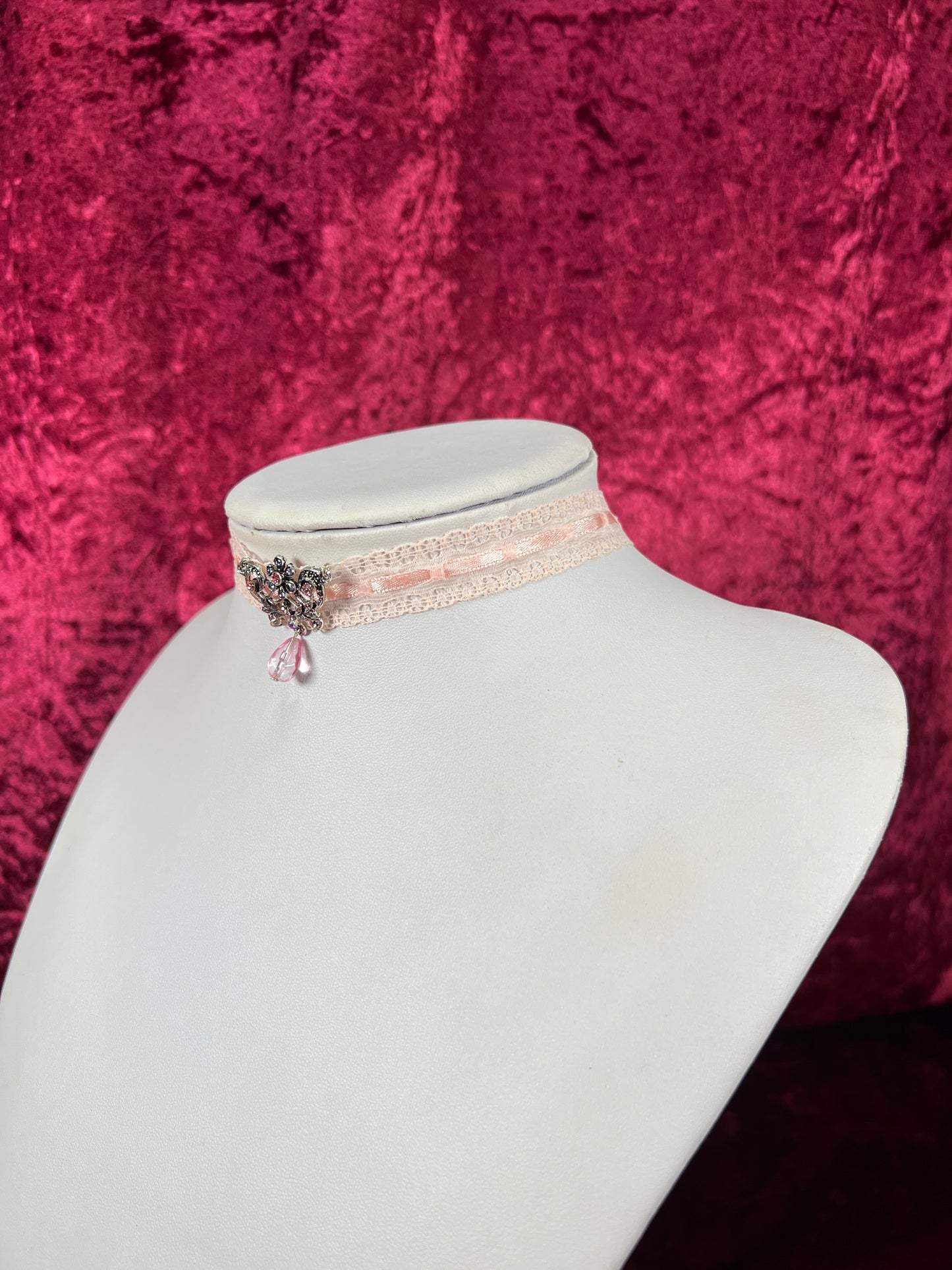 Vintage Jewelry - Y2K Choker Necklace - Pink Lace - Silver Flower