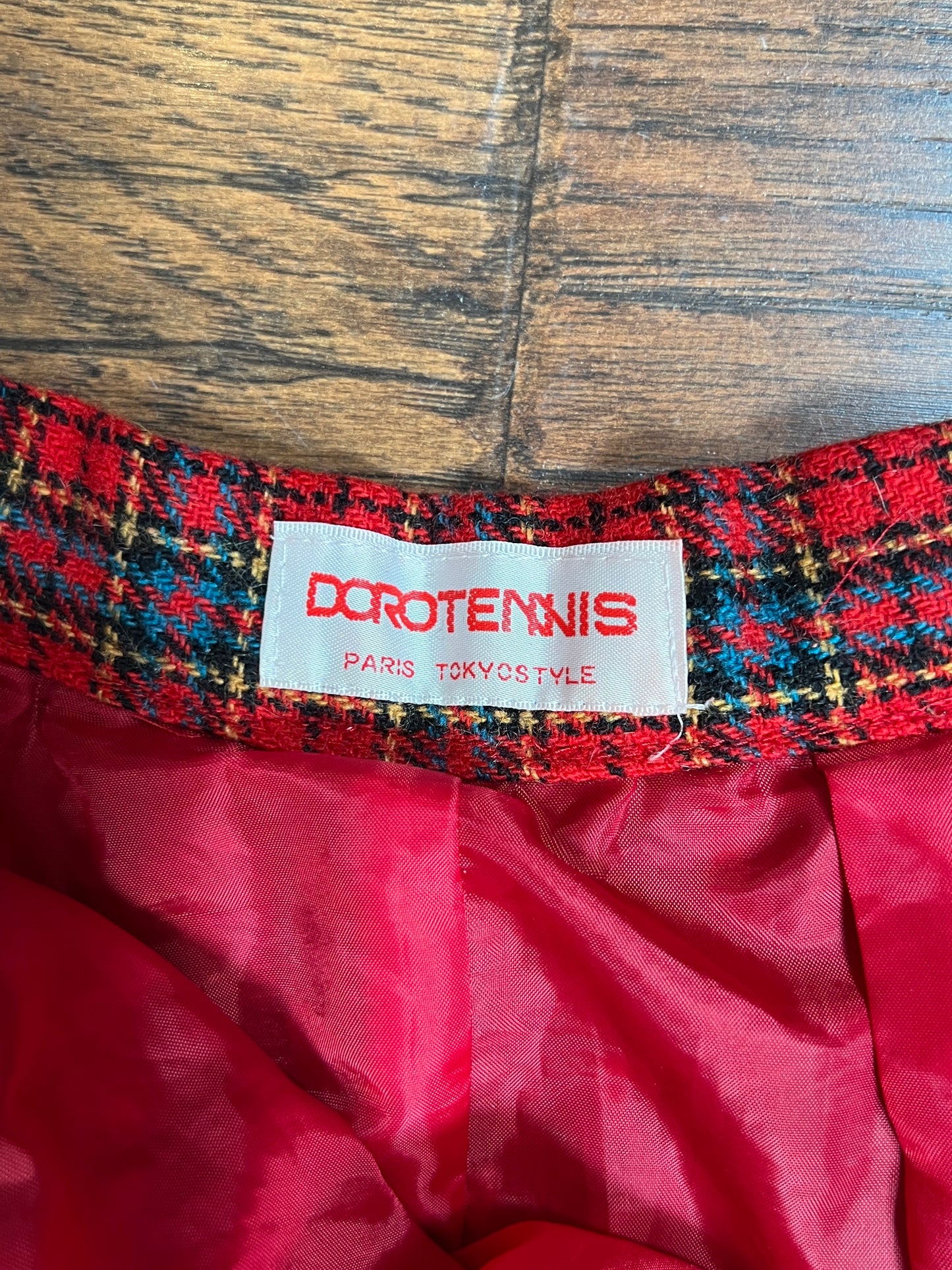 Vintage Clothing - Below The Knee Skirt - Red Plaid - X-Small - Doro Tennis