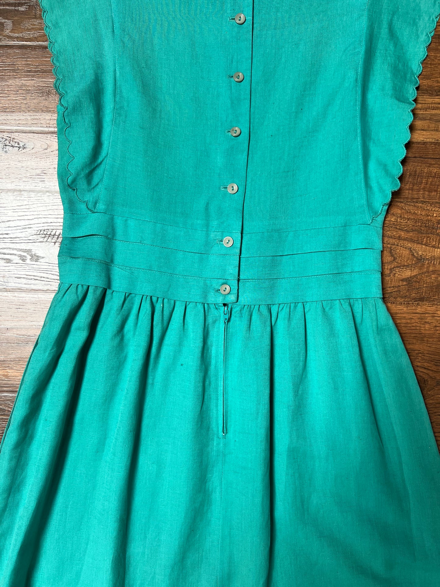 Vintage Clothing - Full Skirt Dress - Scalloped Cap Sleeves - Small - Diane Von Furstenberg