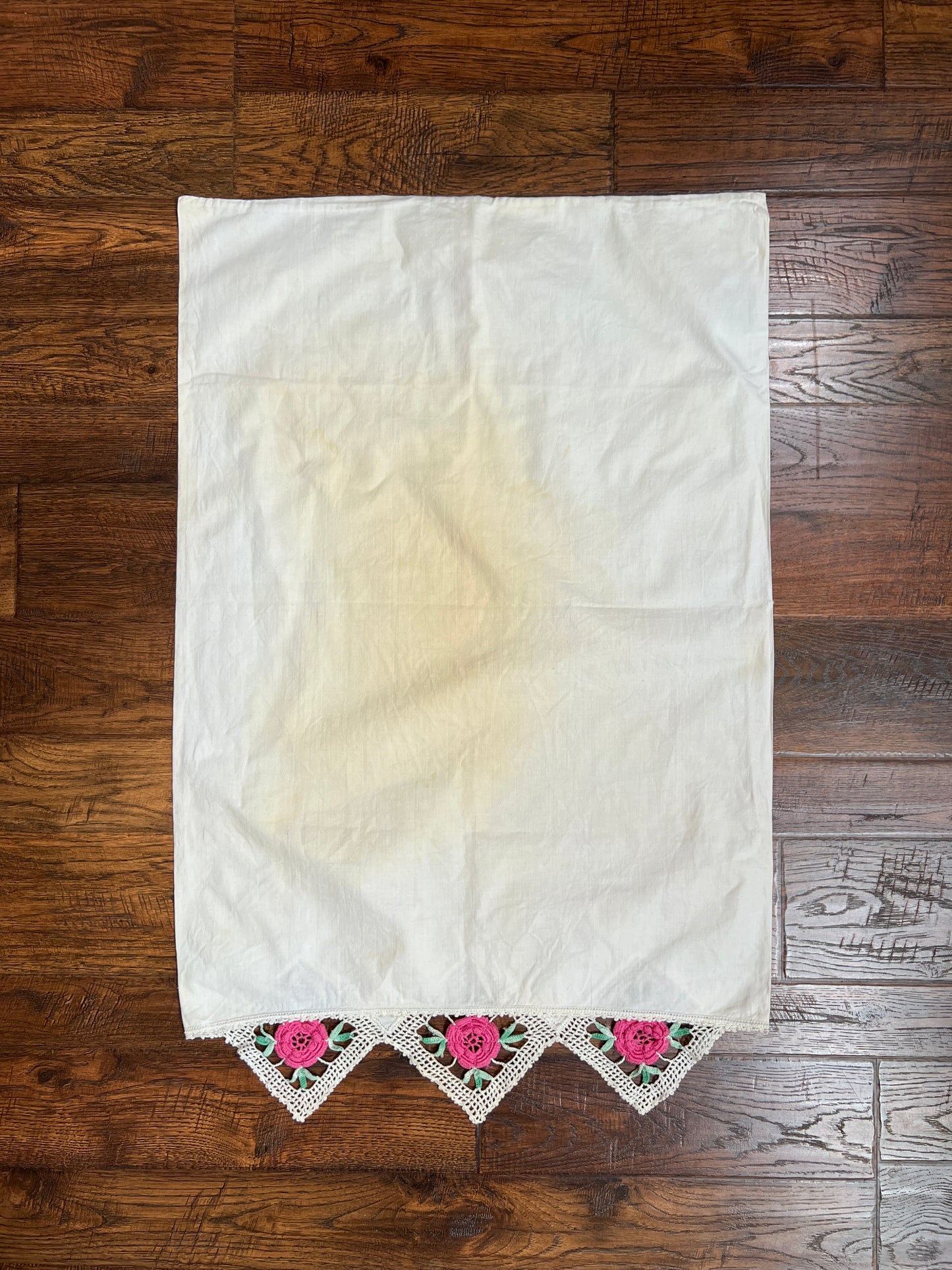 Vintage Linens - Pair of Embroidered Pillowcases - Pink Crochet Flowers