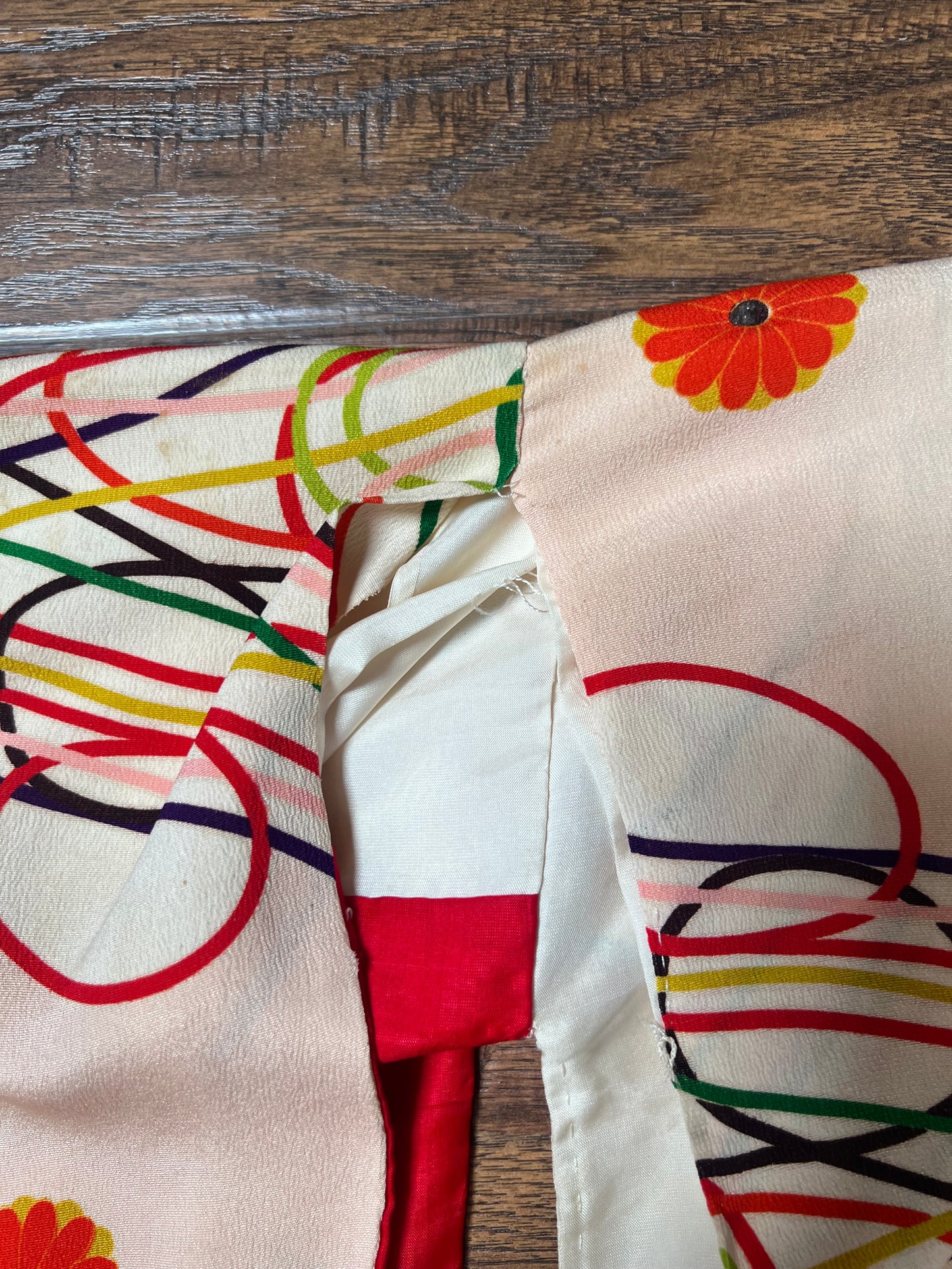 Vintage Clothing - Hand Sewn Kimono Robe - Abstract Floral Pattern - Crepe Silk - OS