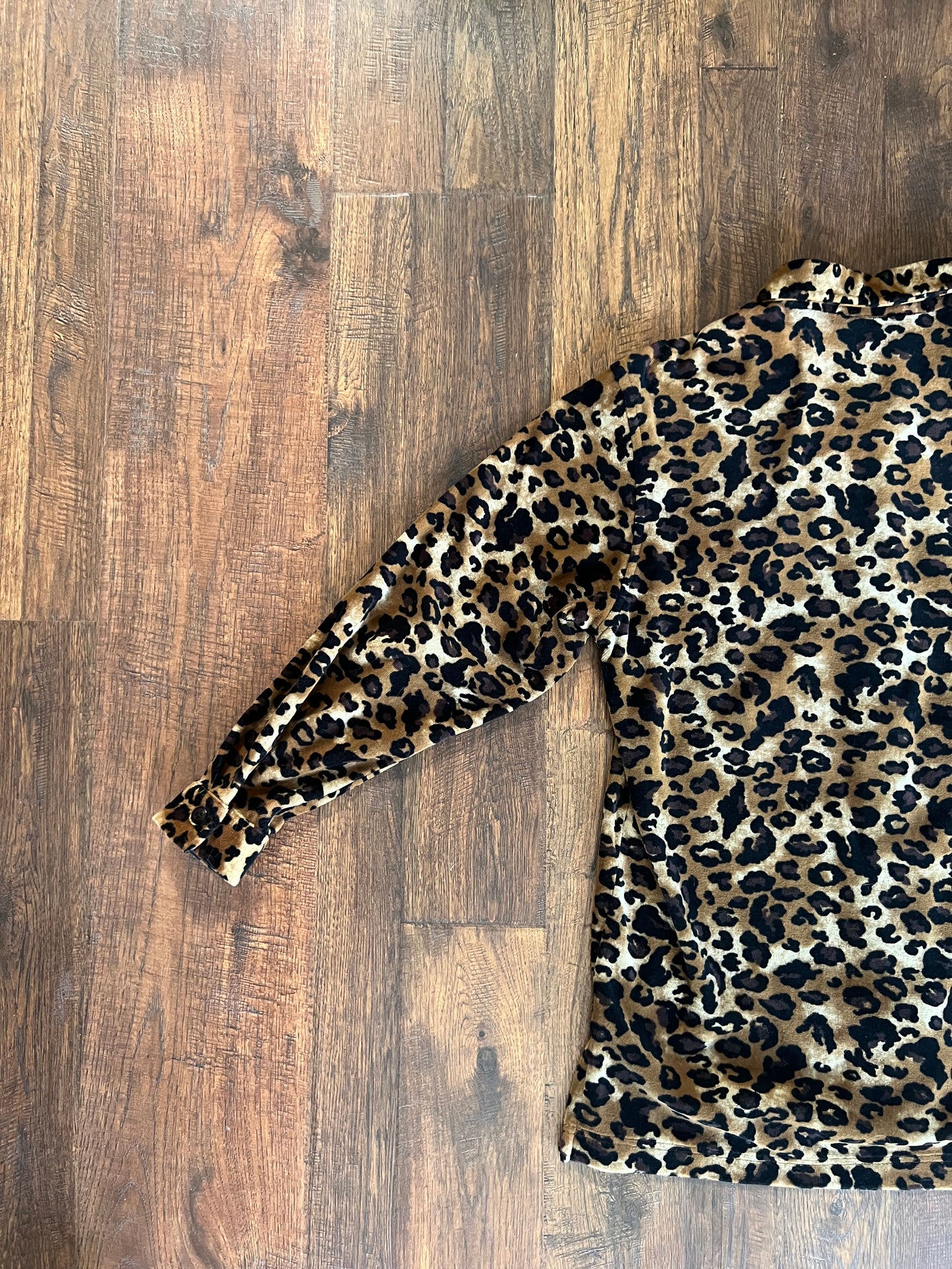 Vintage Clothing - Button Up Long Sleeve Shirt - Cheetah Print - Capacity Knits - Small