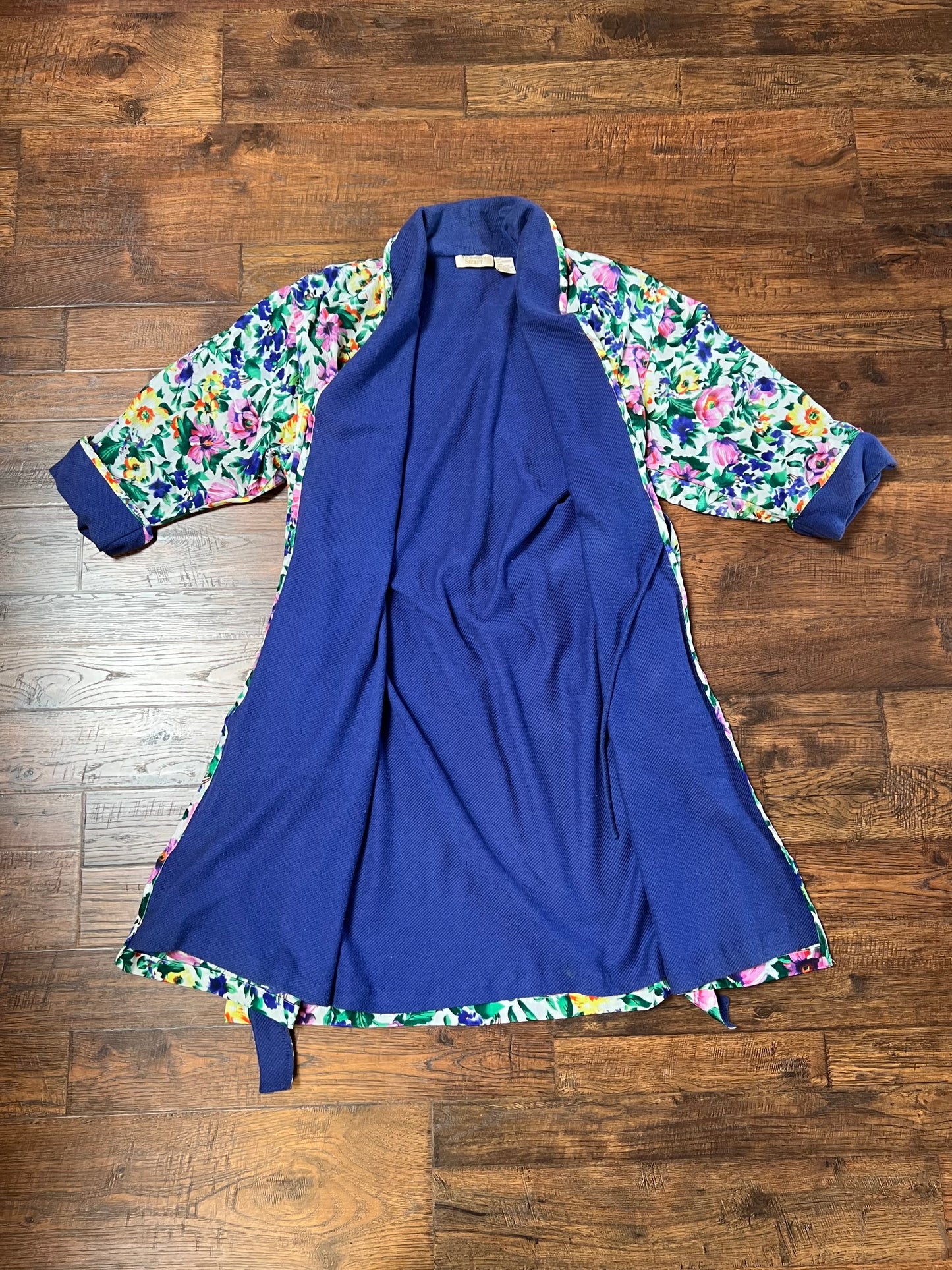 Vintage Clothing - Lightweight Lounge Robe - Bright Spring Florals - Victoria’s Secret