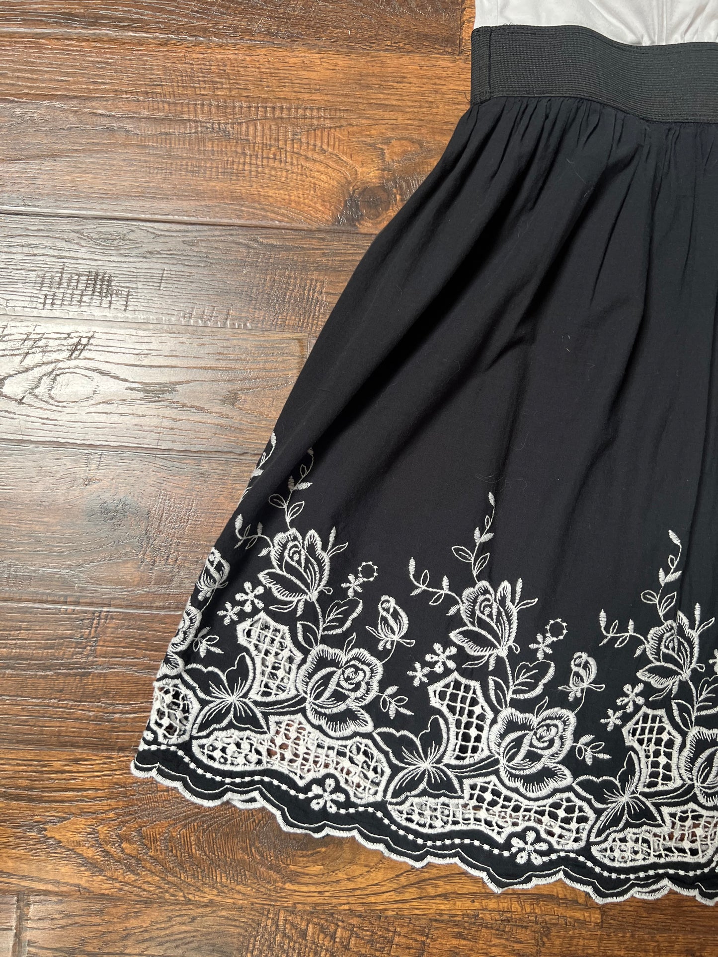 Vintage Clothing - Y2K A-Line Skater Dress - Black and White - Medium - Trixxi