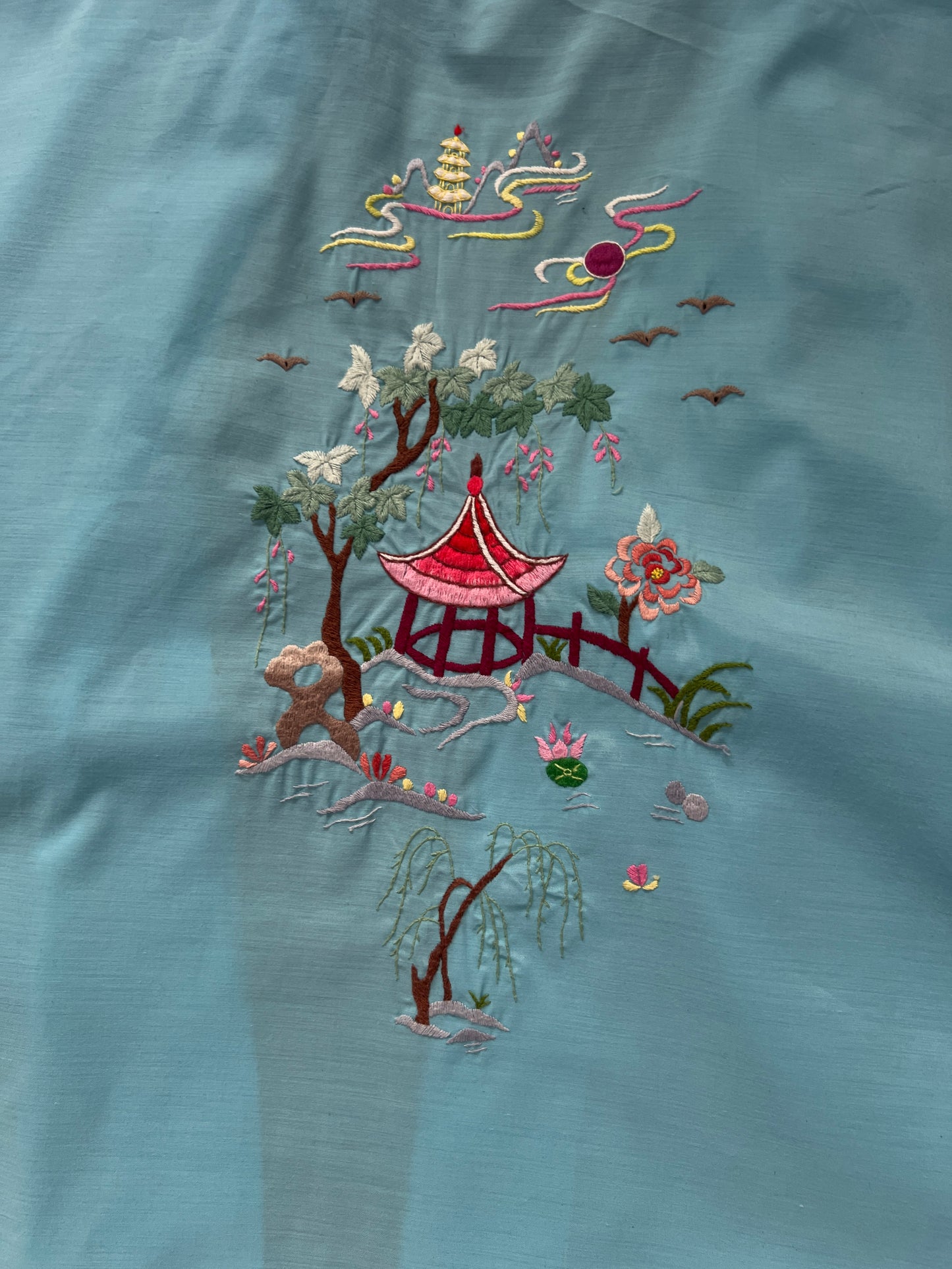 Vintage Jodie Arden Kimono Robe – Blue Embroidered Pagoda Asian Motif