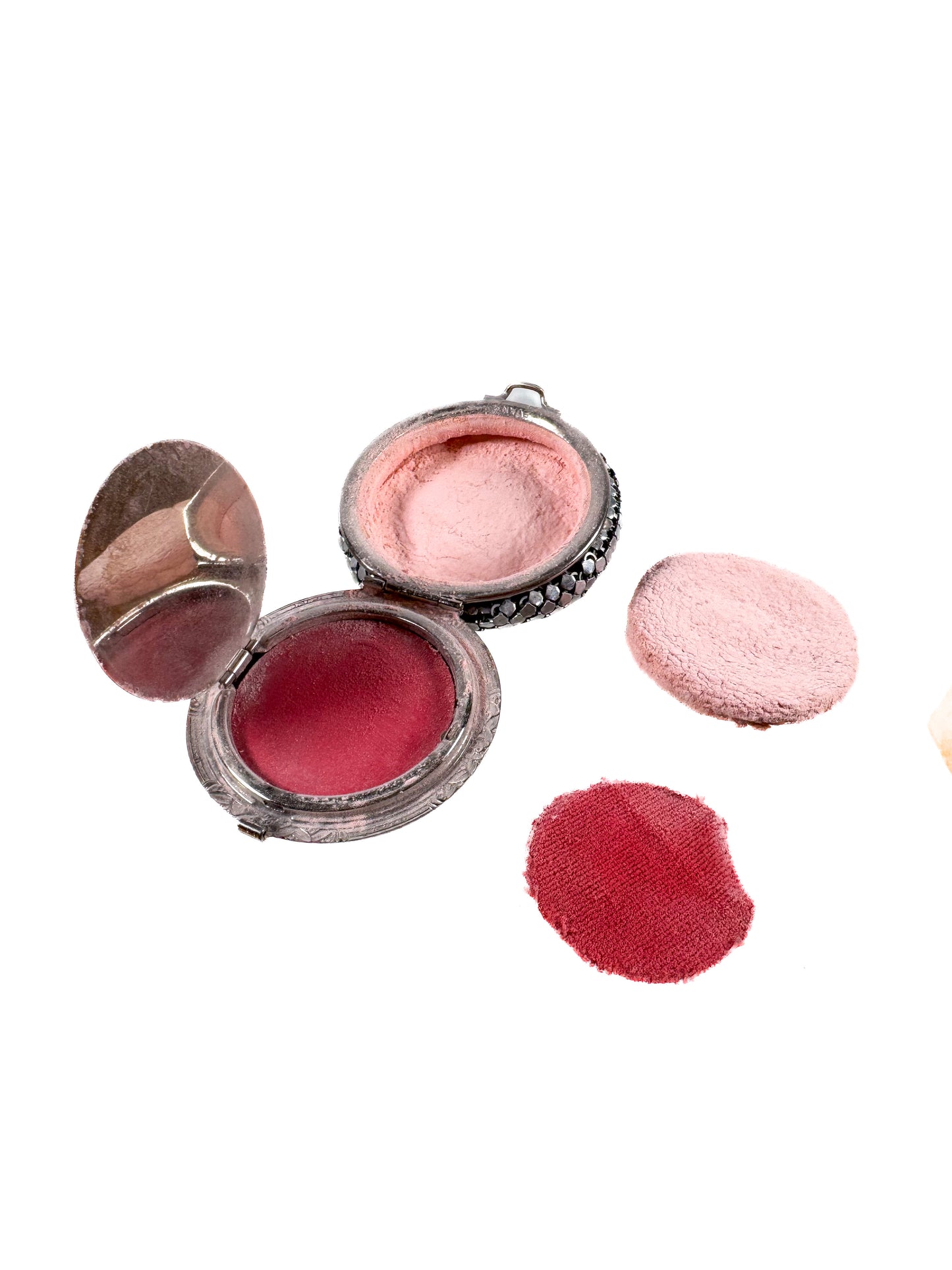 Vintage Makeup - Evan's Metal Mesh Powder & Blush Compact - 2 Compartment Floral Motif