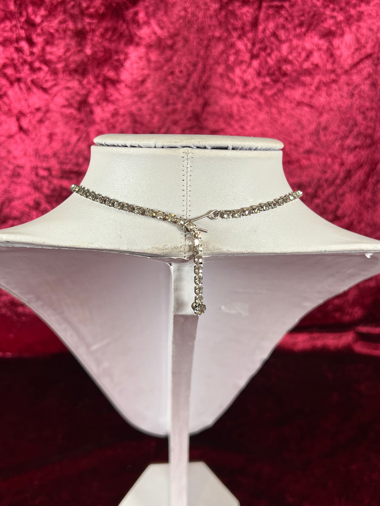 Vintage Jewelry - Collar / Choker Necklace - Silver Tone Metal - Ornate Drop Pendant - Clear Rhinestones - 16.5”