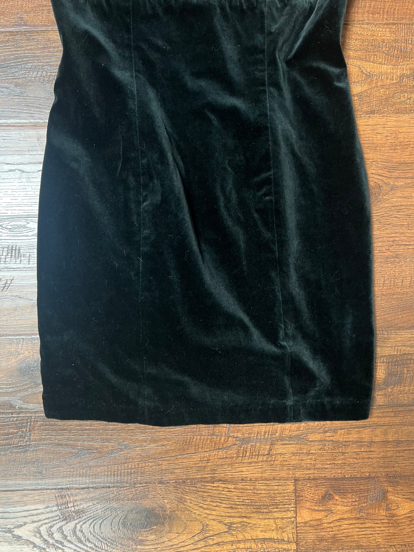 Vintage Clothing - Mini Dress - Sweetheart Neckline - Black Velvet - Small - Guess