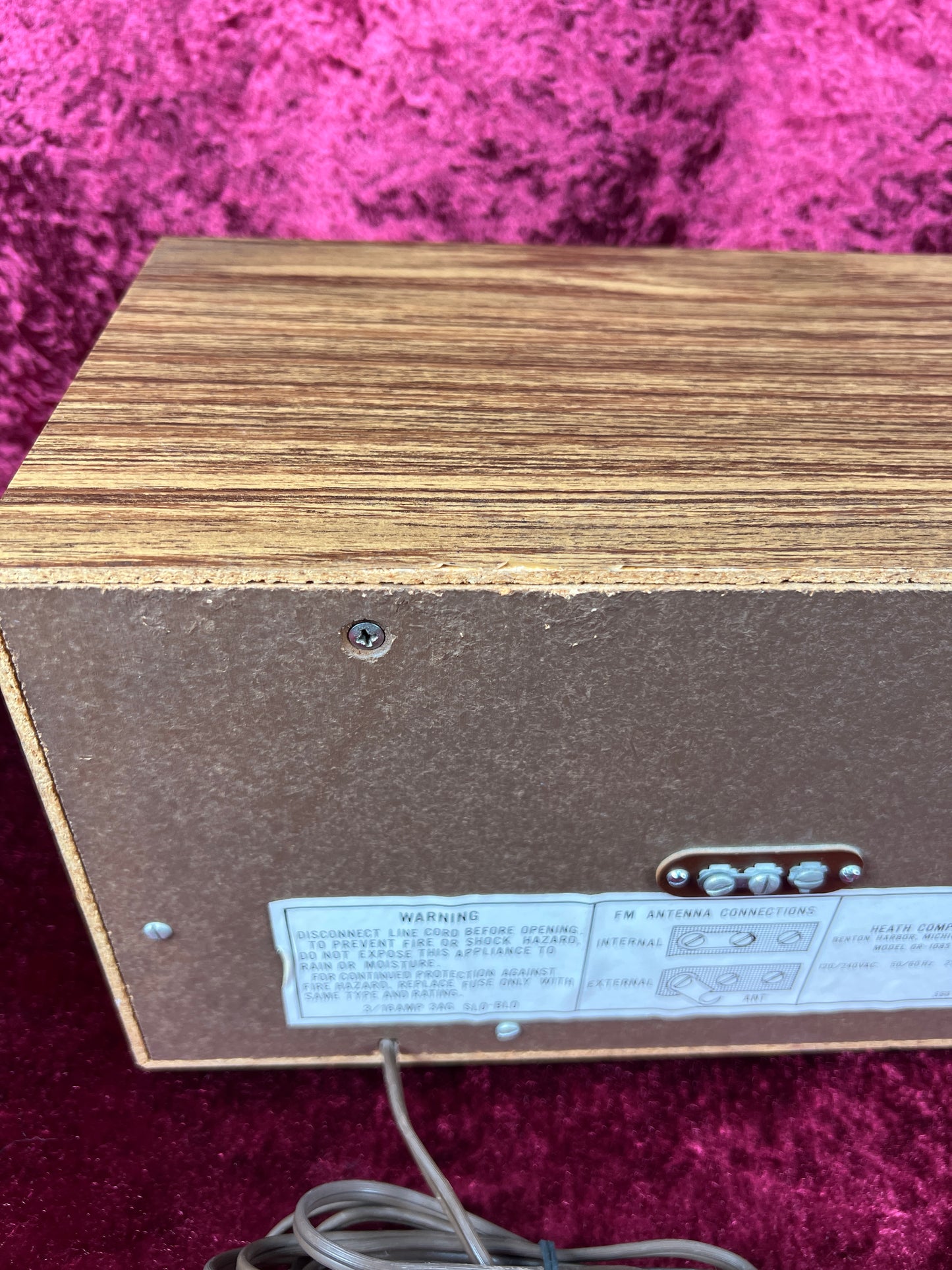 Vintage Electronics - AM / FM Tube Radio - GR-1085 Wood Grain - Heathkit - 1975