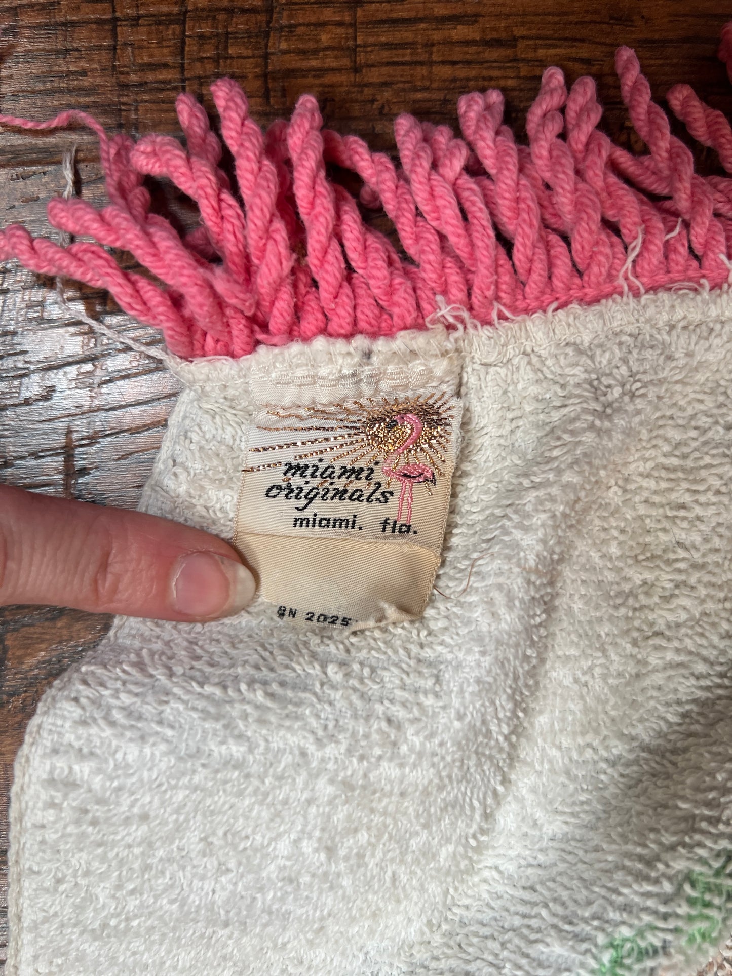 Vintage Linens - Terrycloth Beach Towel - Map of Hawaii - Miami Originals