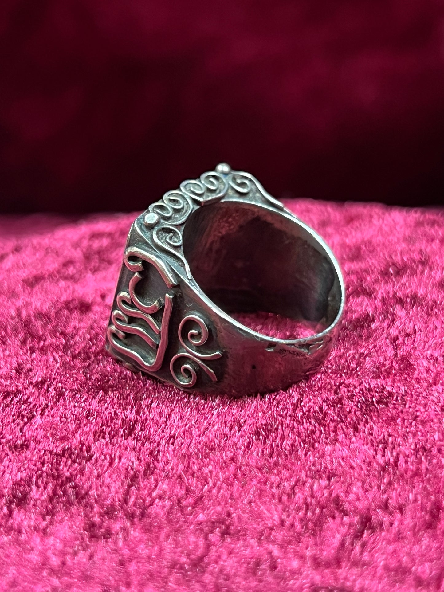 Vintage Jewelry - Tuareg Ring - Silver - Bronze Camel - 7.5