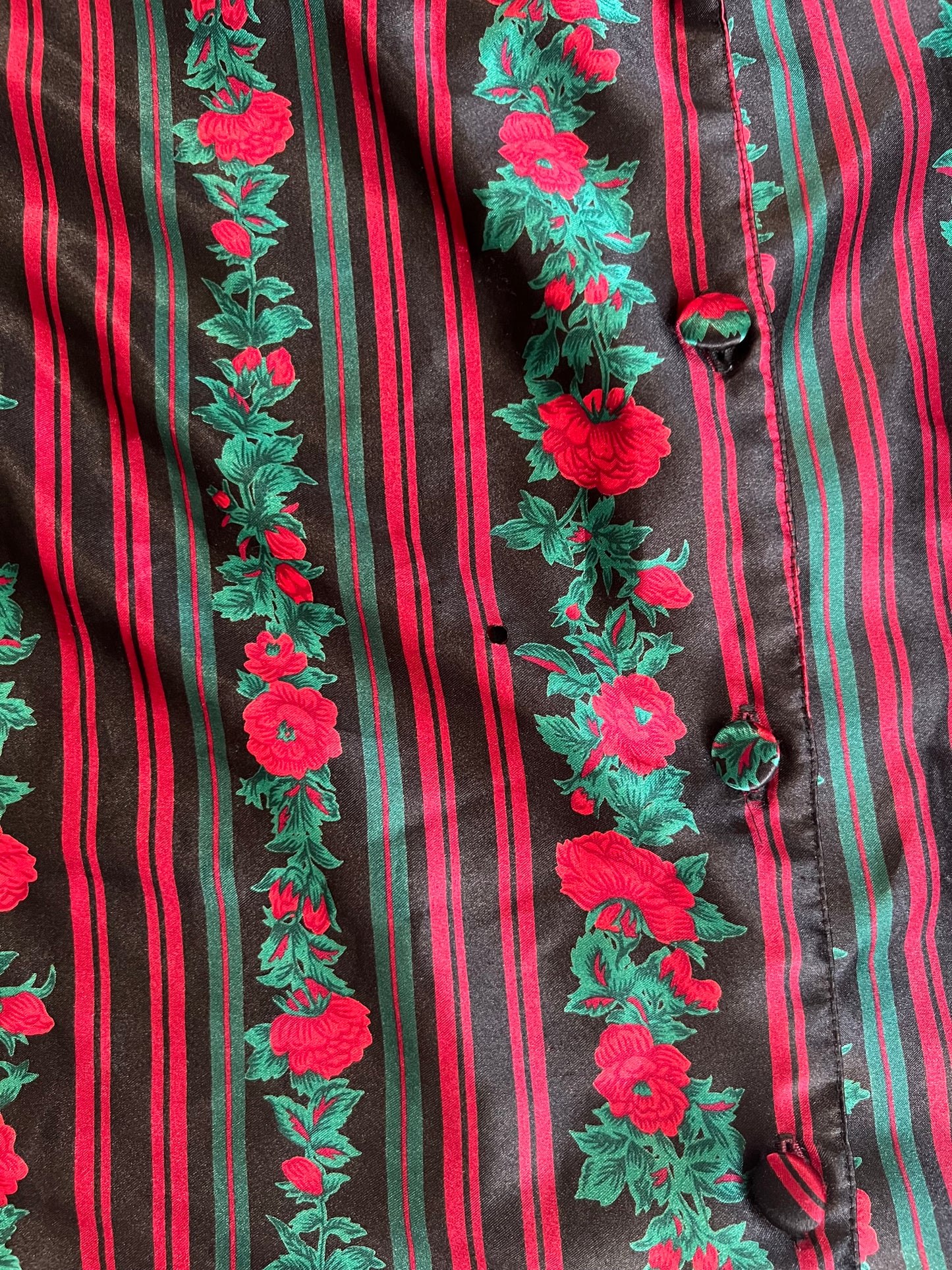 Vintage Clothing - Button Up Long Sleeve Shirt - Romantic Roses - Delicates - Large