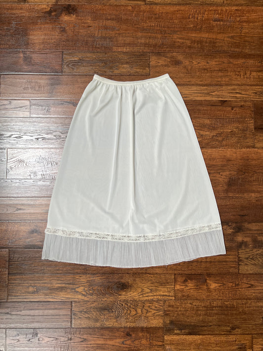 Vintage Clothing - Knee Length Skirt Slip - Off White - Pleated Lace Hem - Medium - Mojud