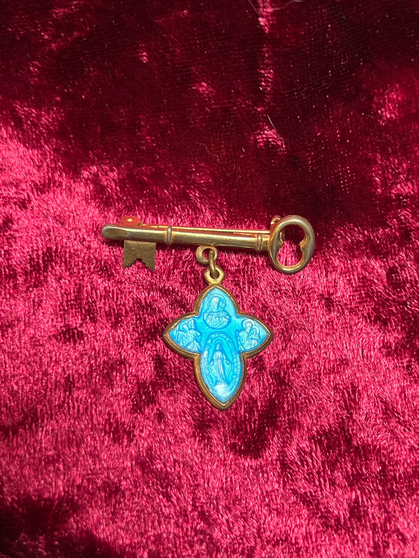 Vintage Jewelry - Brooch - Gold Tone Key - Holy Trinity Pendant