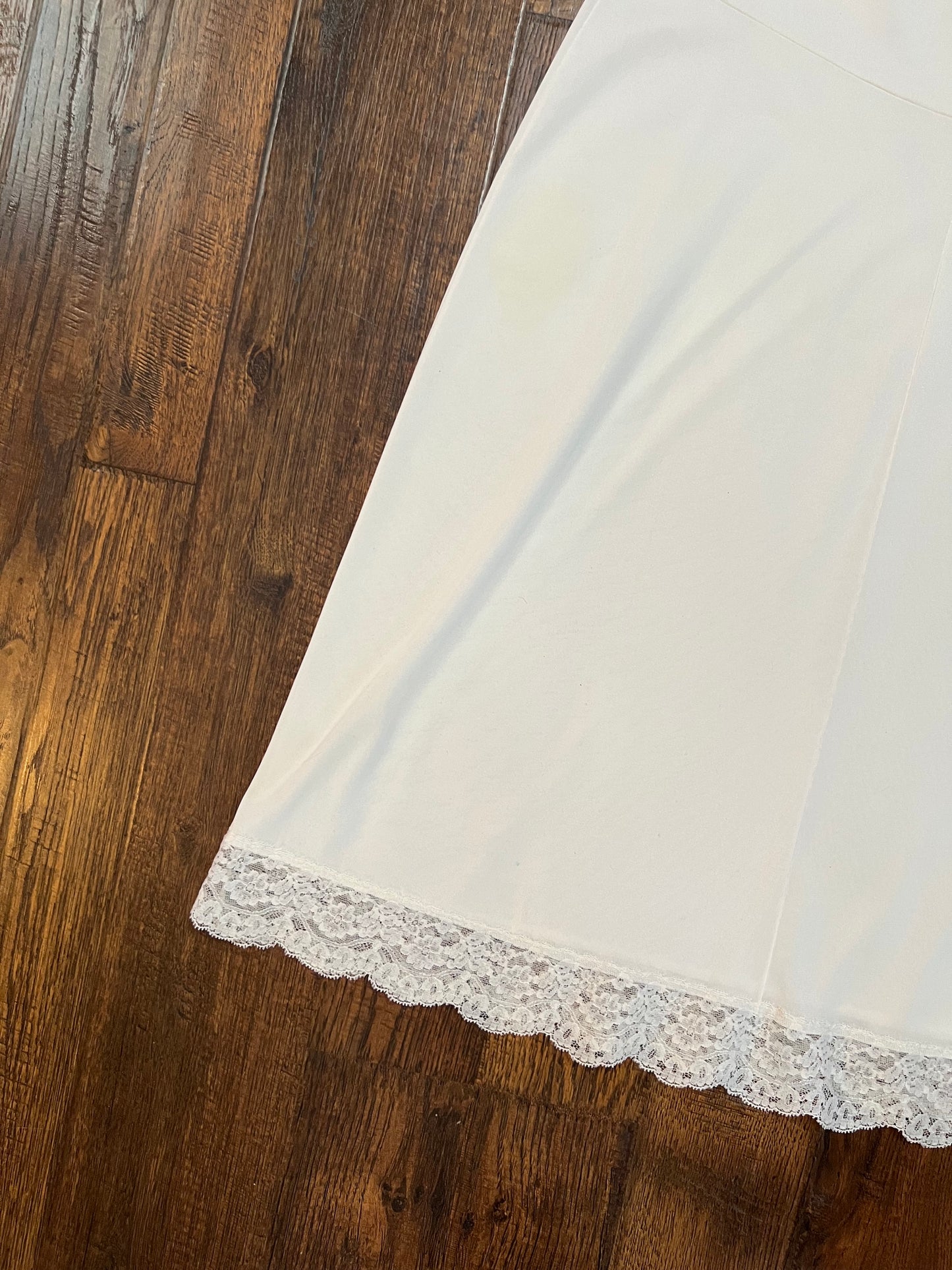 Vintage Clothing - Dress Slip - White - Floral Lace - Hollywood Vassarette - Medium - Made In U.S.A.
