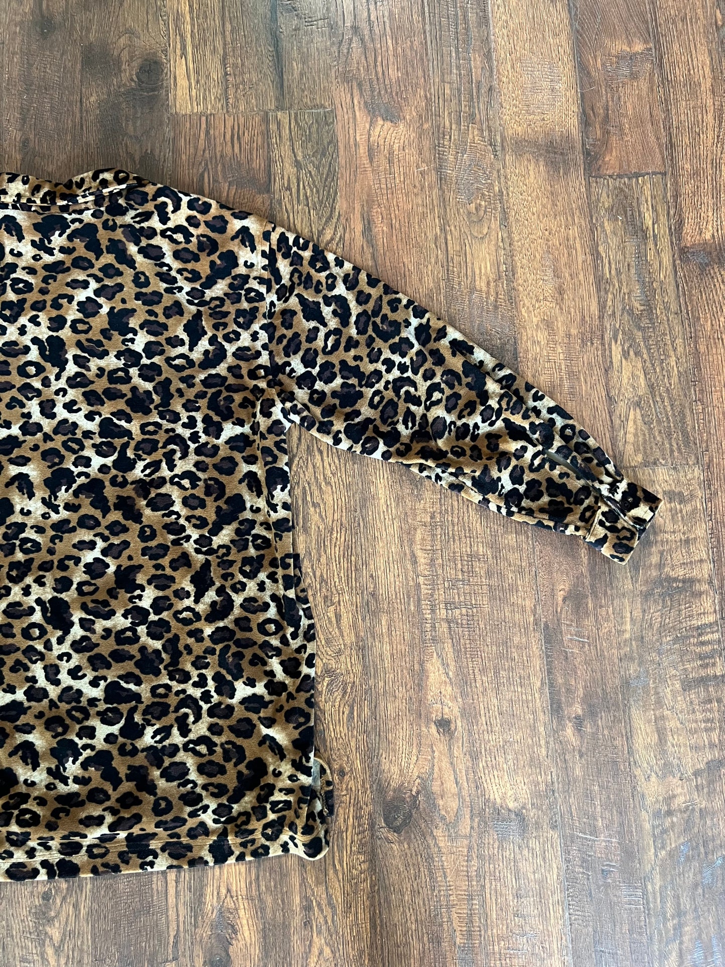 Vintage Clothing - Button Up Long Sleeve Shirt - Cheetah Print - Capacity Knits - Small