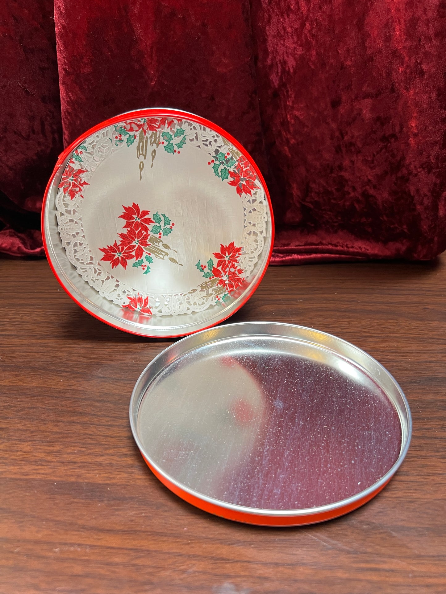 Vintage Christmas - Metal Storage Tin - White Poinsettias and Mistletoe