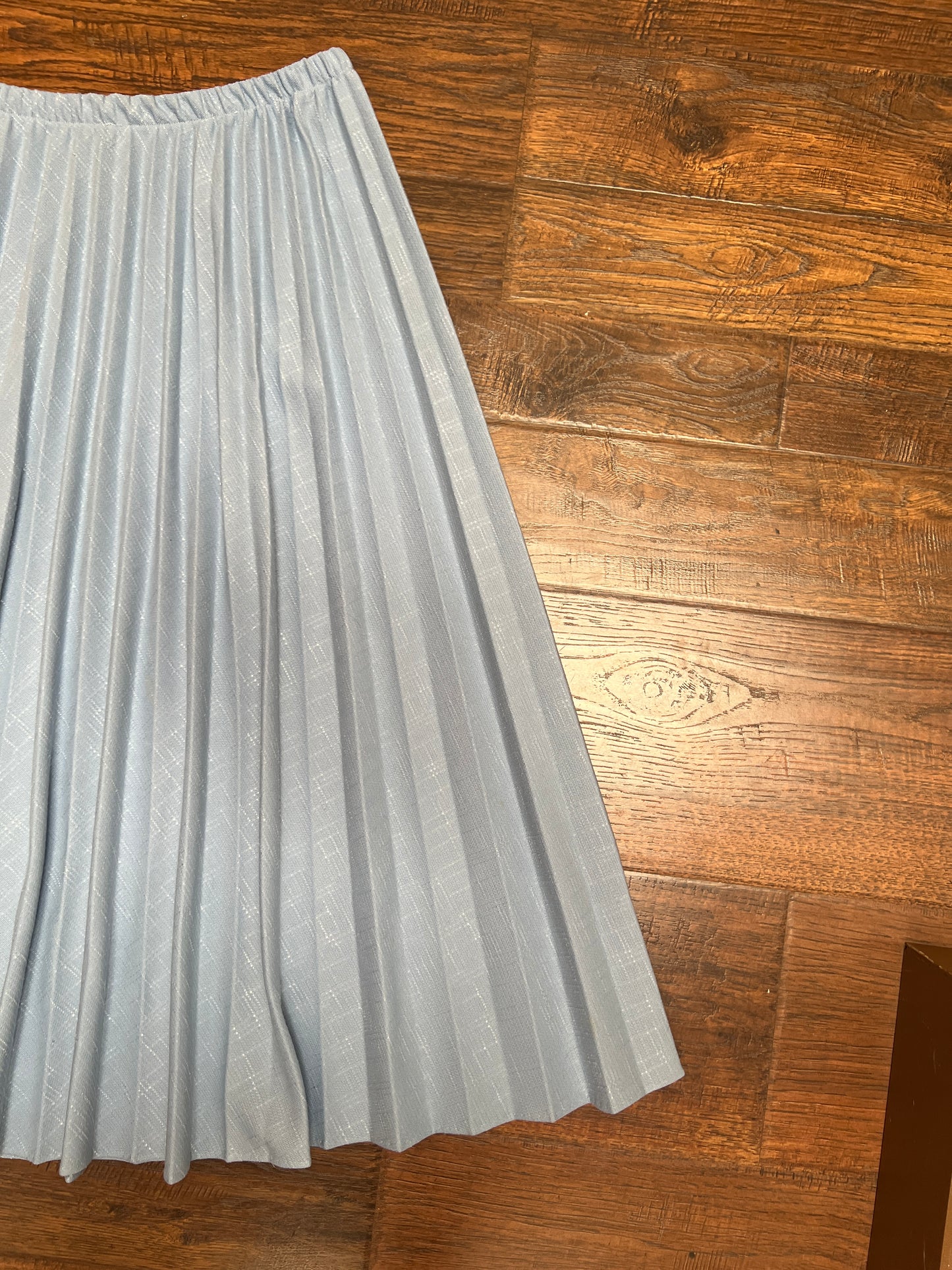 Vintage Clothing - Below The Knee Pleated Skirt - Sky Blue - X-Large
