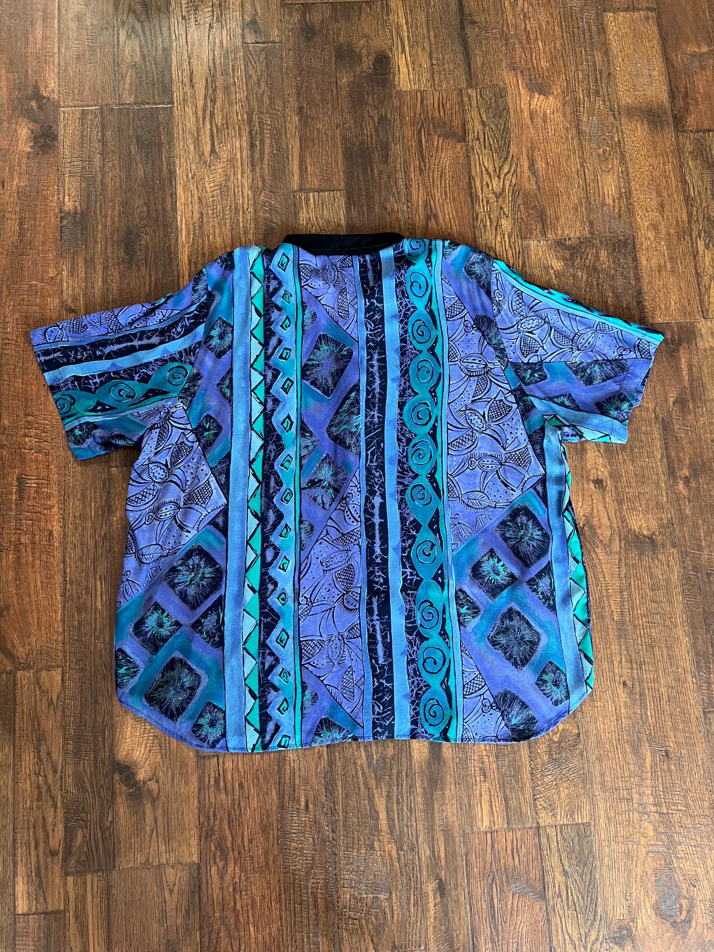 Vintage Clothing - Button Up Shirt - Abstract Tiki Print - Cache Collection - 2XL
