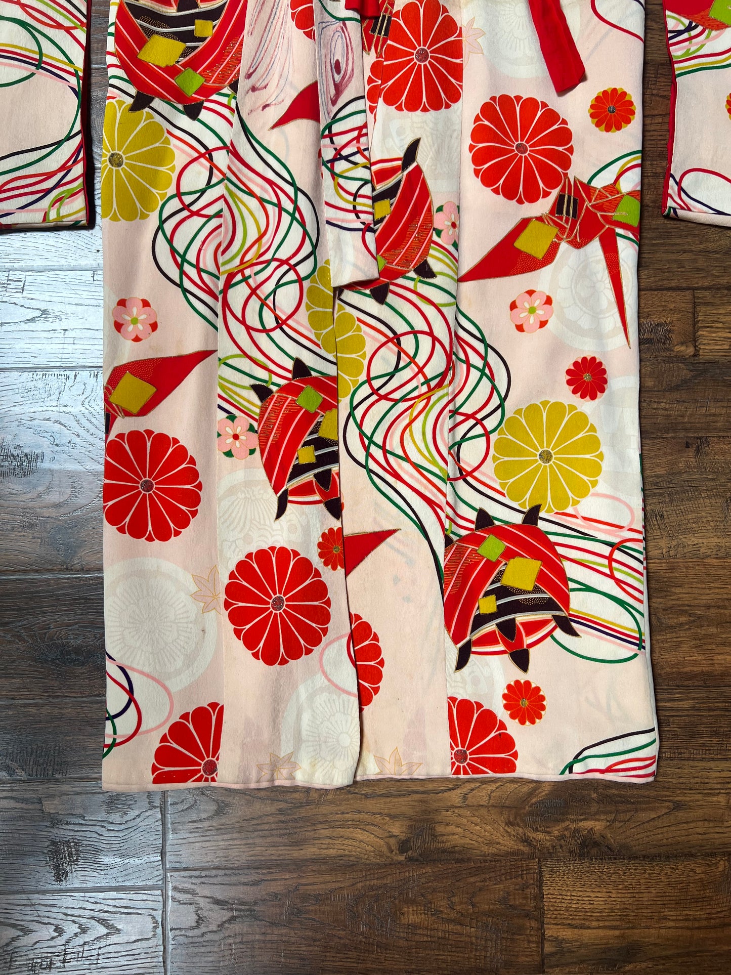 Vintage Clothing - Hand Sewn Kimono Robe - Abstract Floral Pattern - Crepe Silk - OS