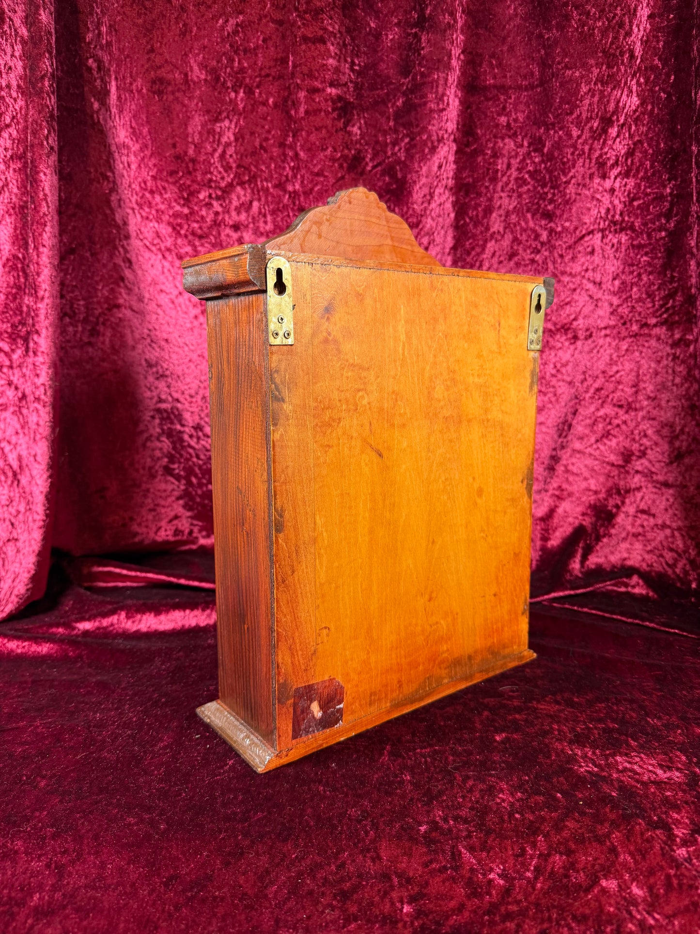 Vintage Curio Cabinet - Ornate Wood Wall Mounted Trinket Shelf - 13" Tall