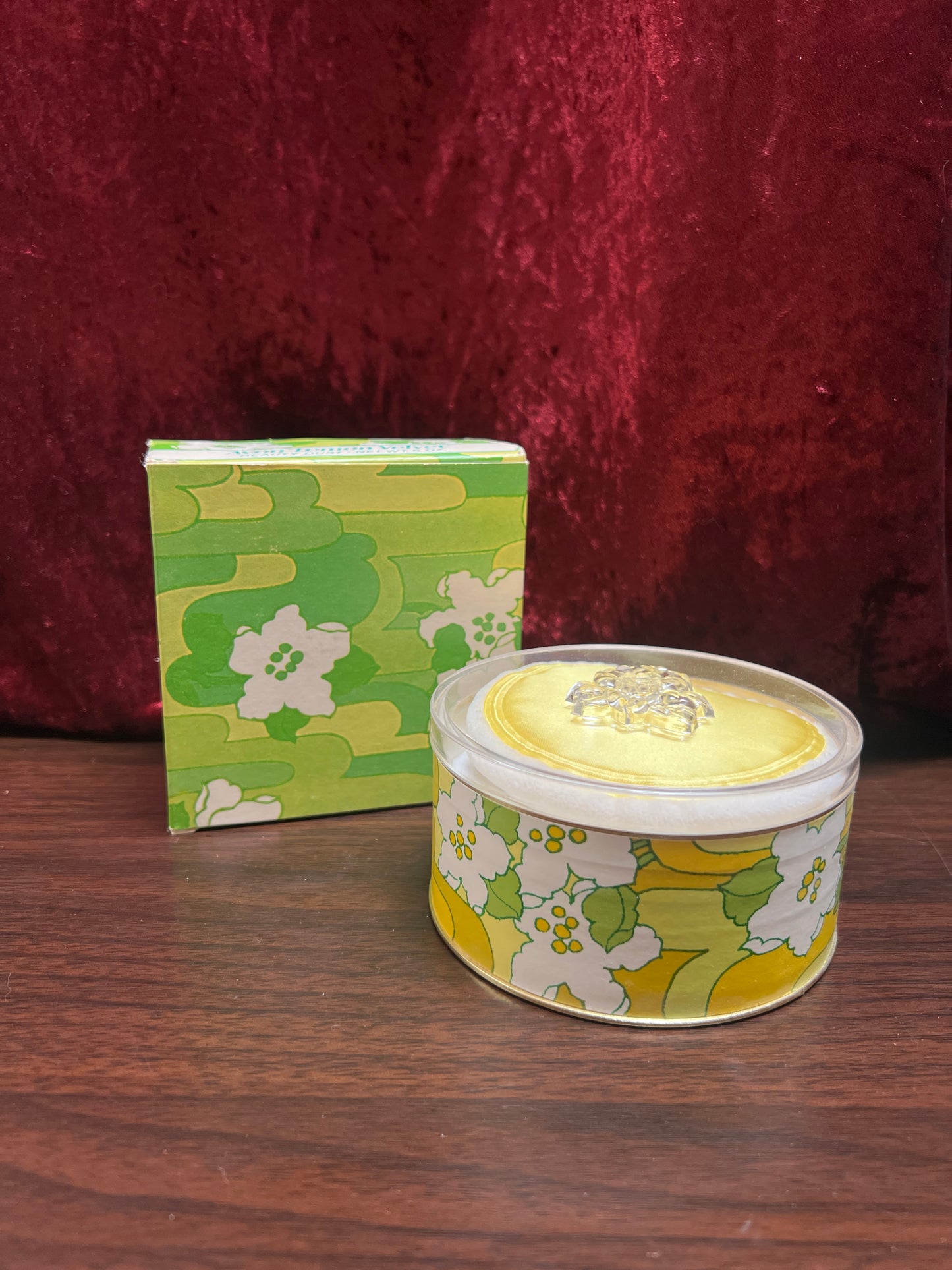 Vintage Makeup - Lemon Velvet Beauty Dust - Avon - New Open Box