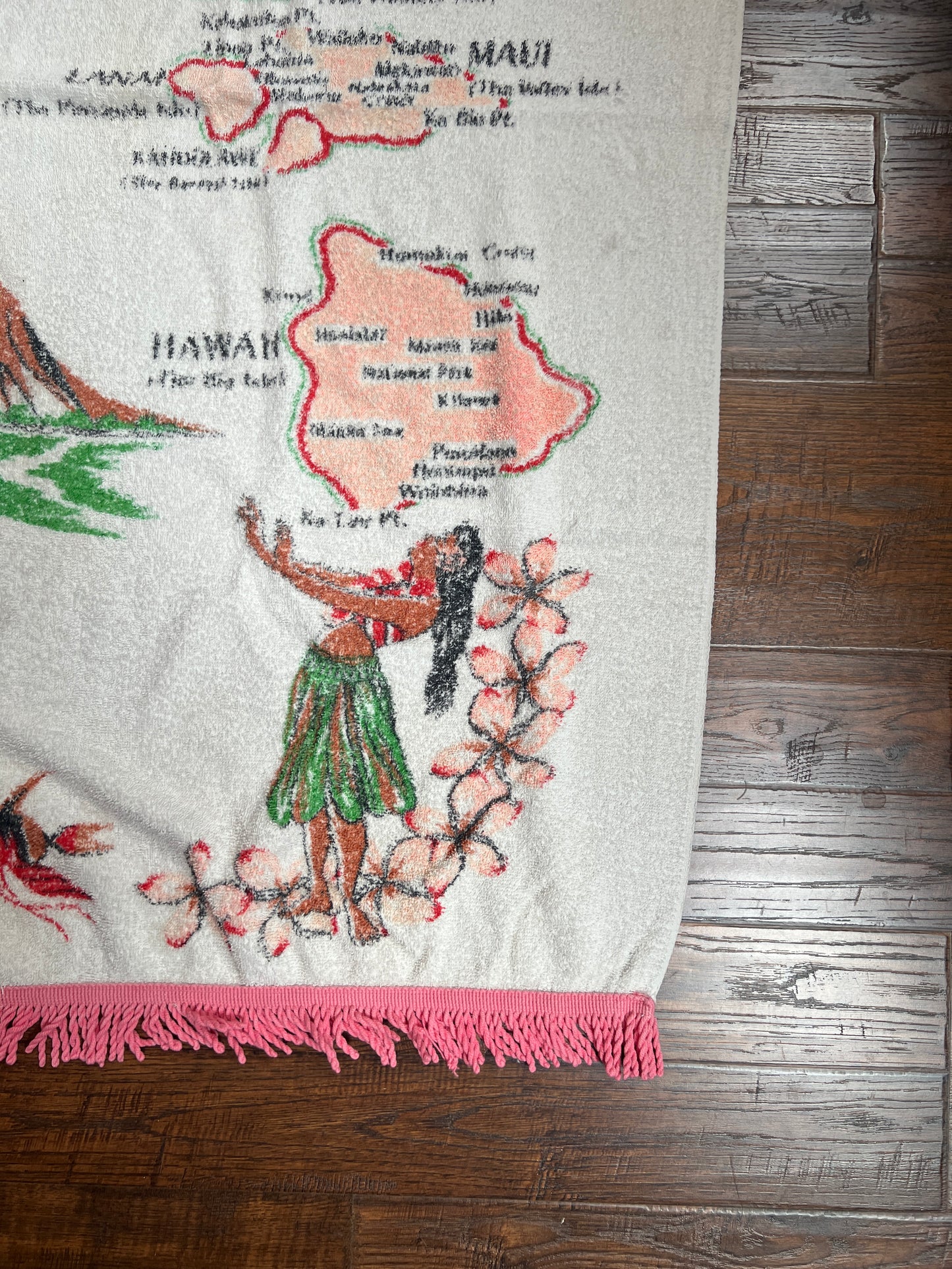 Vintage Linens - Terrycloth Beach Towel - Map of Hawaii - Miami Originals