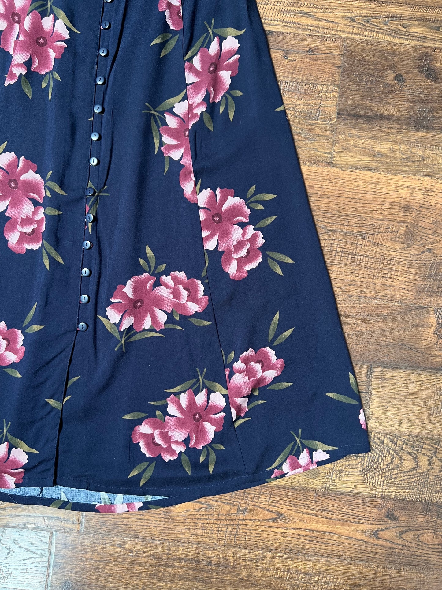 Vintage Clothing - Button Front Maxi Skirt - Purple Florals on Navy Blue - Medium - Sag Harbor