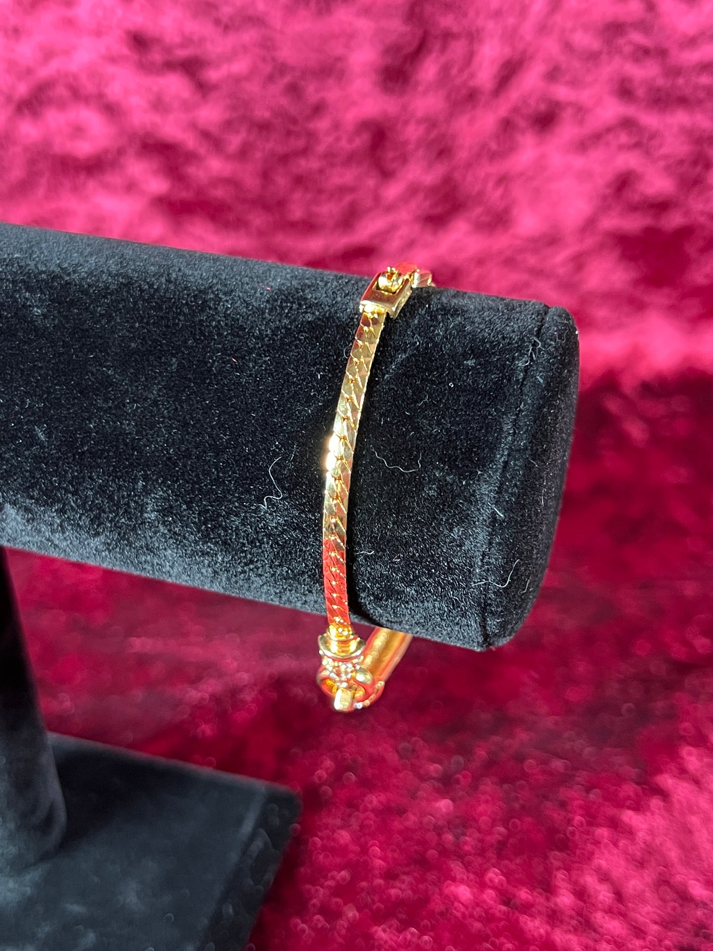 Vintage Jewelry - Bracelet - Gold Tone - Black Enamel Center with Clear Rhinestones - 7.75"