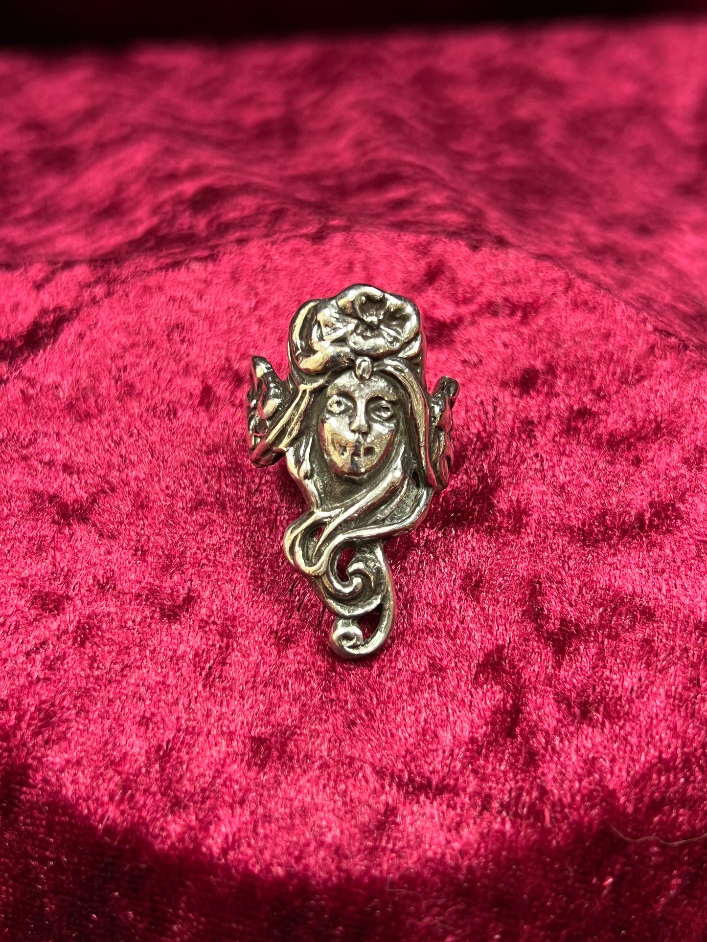 Vintage Jewelry - Ring - Sterling Silver - Art Nouveau Flower Goddess Face - 8