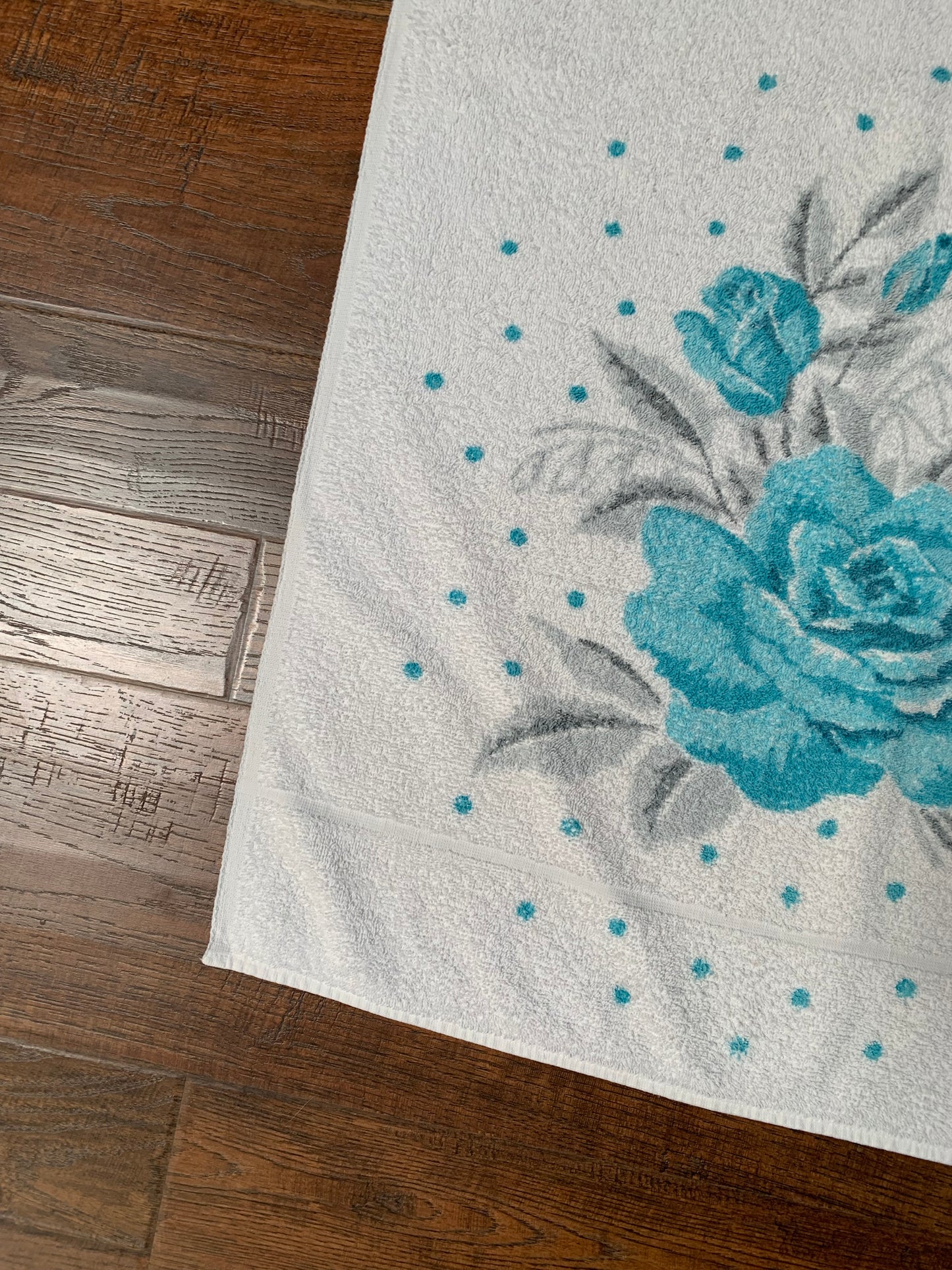 Vintage Pacific Supersorb Bath Towel - Teal Rose & Polka Dot