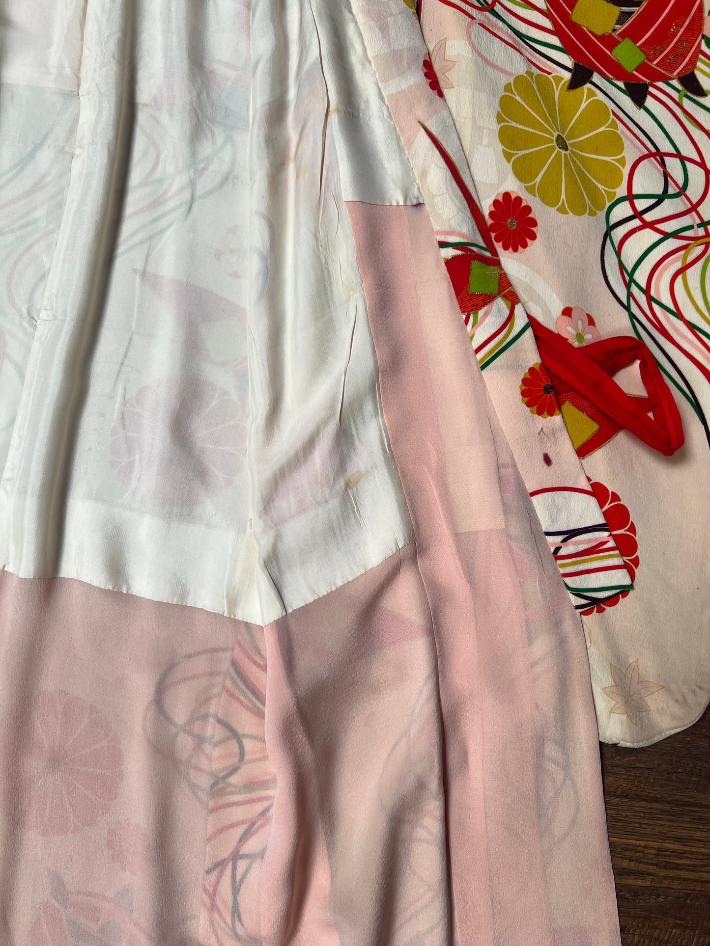 Vintage Clothing - Hand Sewn Kimono Robe - Abstract Floral Pattern - Crepe Silk - OS
