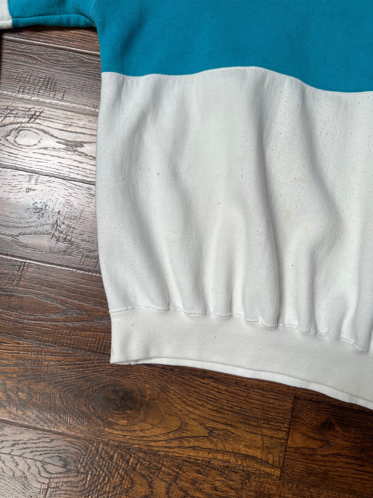 Vintage Clothing - Pullover Crewneck Sweatshirt - Turquoise Blue Stripe - Cheetah - Medium