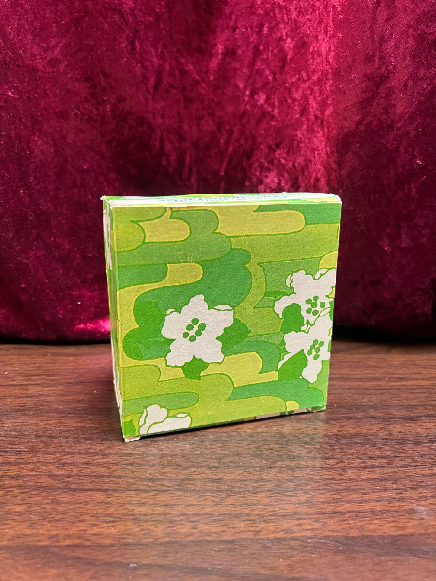Vintage Makeup - Lemon Velvet Beauty Dust - Avon - New Open Box