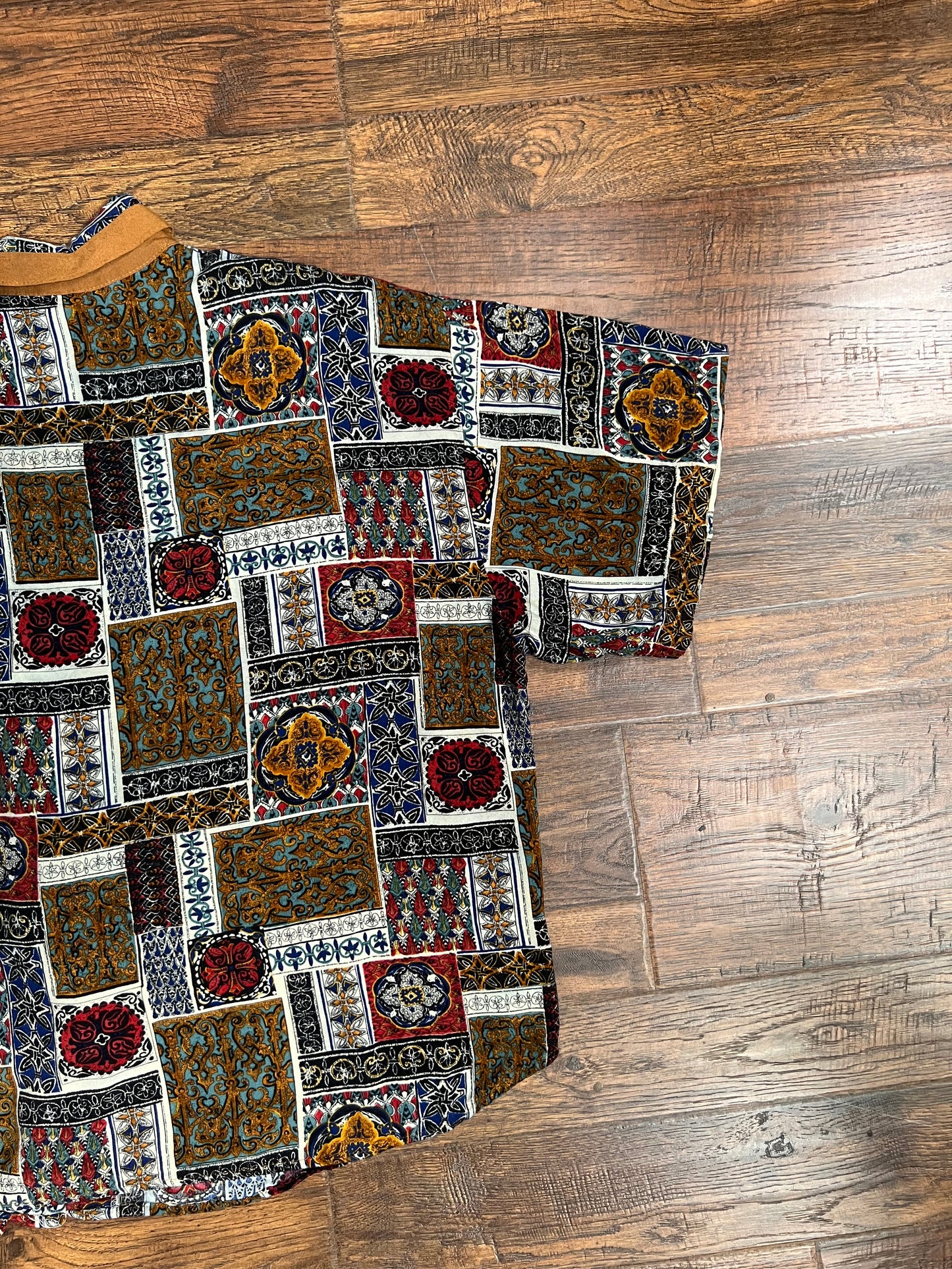 Vintage Clothing - Collared Button Up Short Sleeve Shirt - Mosaic Tiles Print - X-Large - Placements