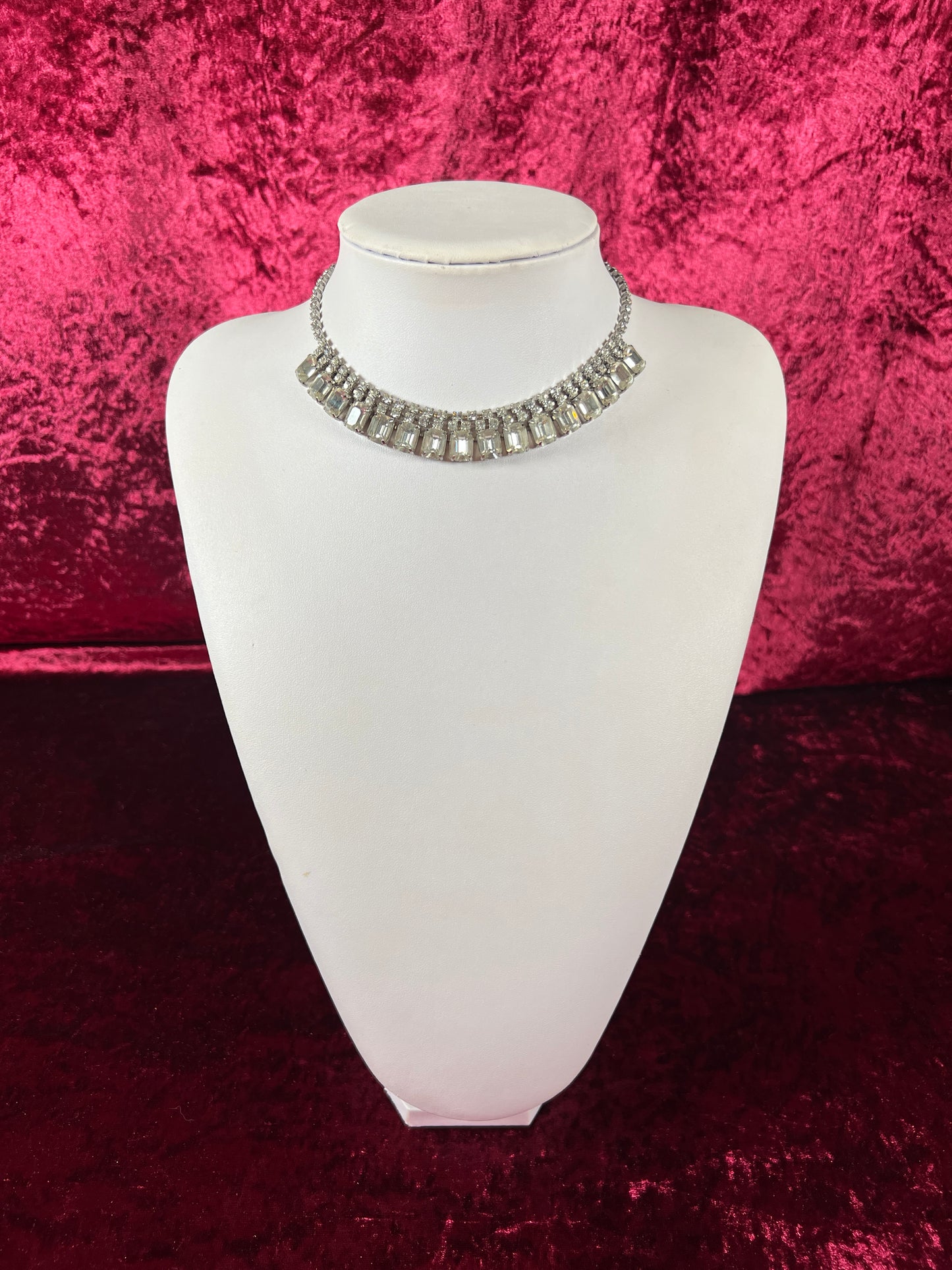 Vintage Jewelry - Collar Necklace - Silver Tone Metal - Baguette and Round Rhinestones - 15.25”