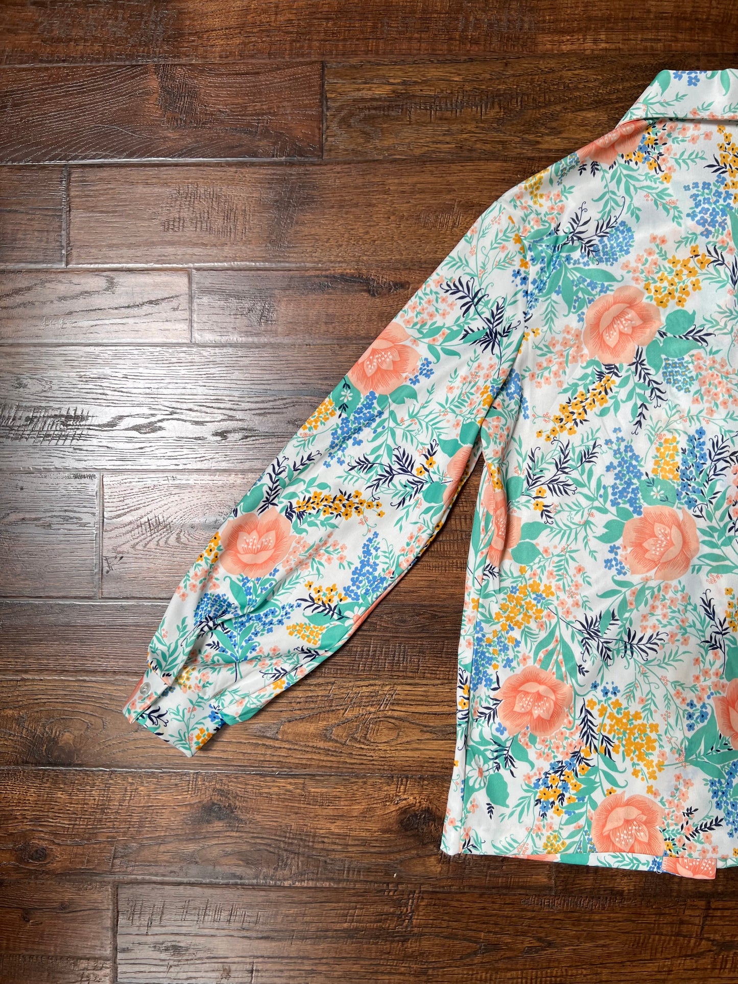 Vintage Clothing - Button Down Blouse - Illustrated Florals - Rrrruss - Medium