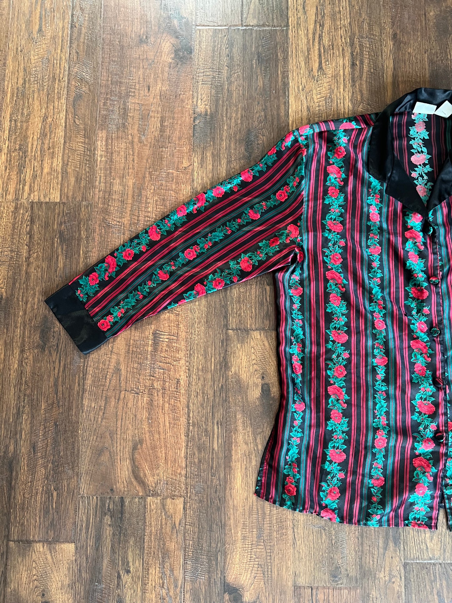 Vintage Clothing - Button Up Long Sleeve Shirt - Romantic Roses - Delicates - Large