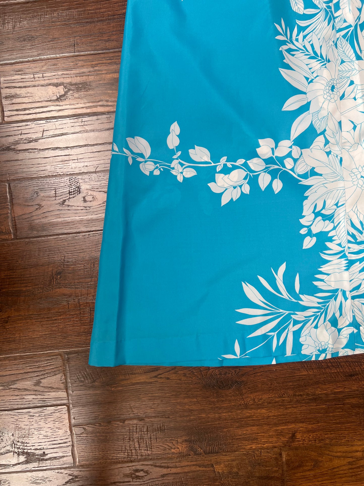 Vintage Clothing - Hawaiian MuuMuu - Light Blue - Tropical Florals - Medium - Hilo Hattie