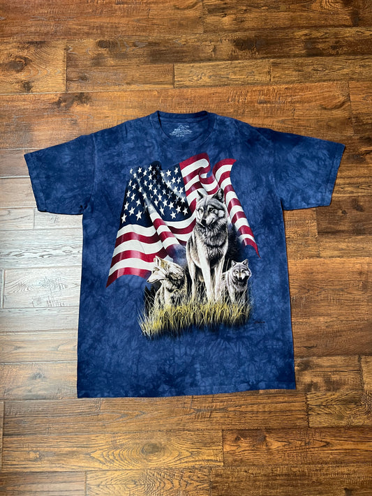 Vintage Clothing - T-Shirt - Grey Wolf and American Flag - The Mountain - 2X - Large